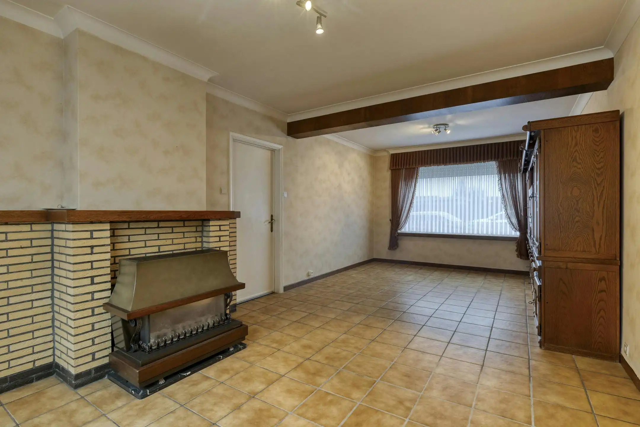 Te renoveren huis met 3 kamers te koop in Ooigem foto 4