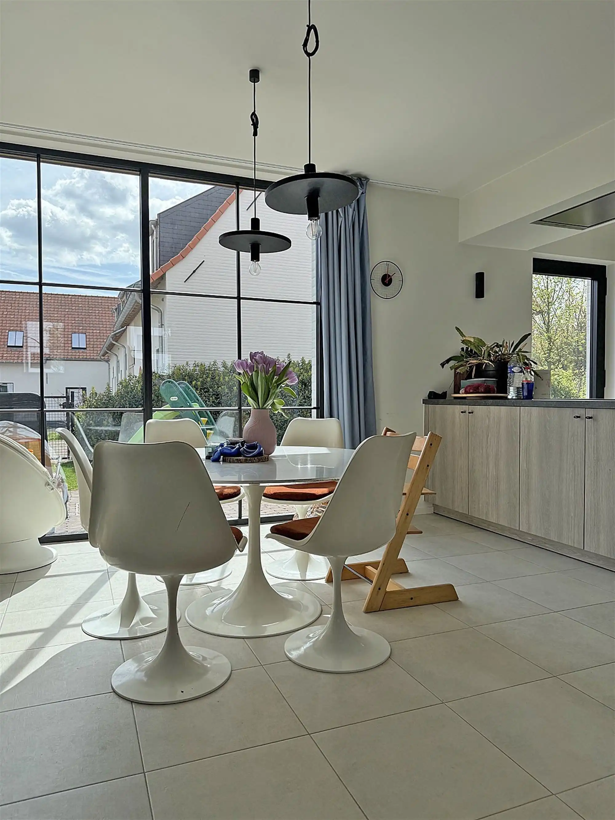 Instapklare DORPSWONING met 3 SLAAPKAMERS, TUIN/TERRAS, PARKING & grote KELDER foto 5