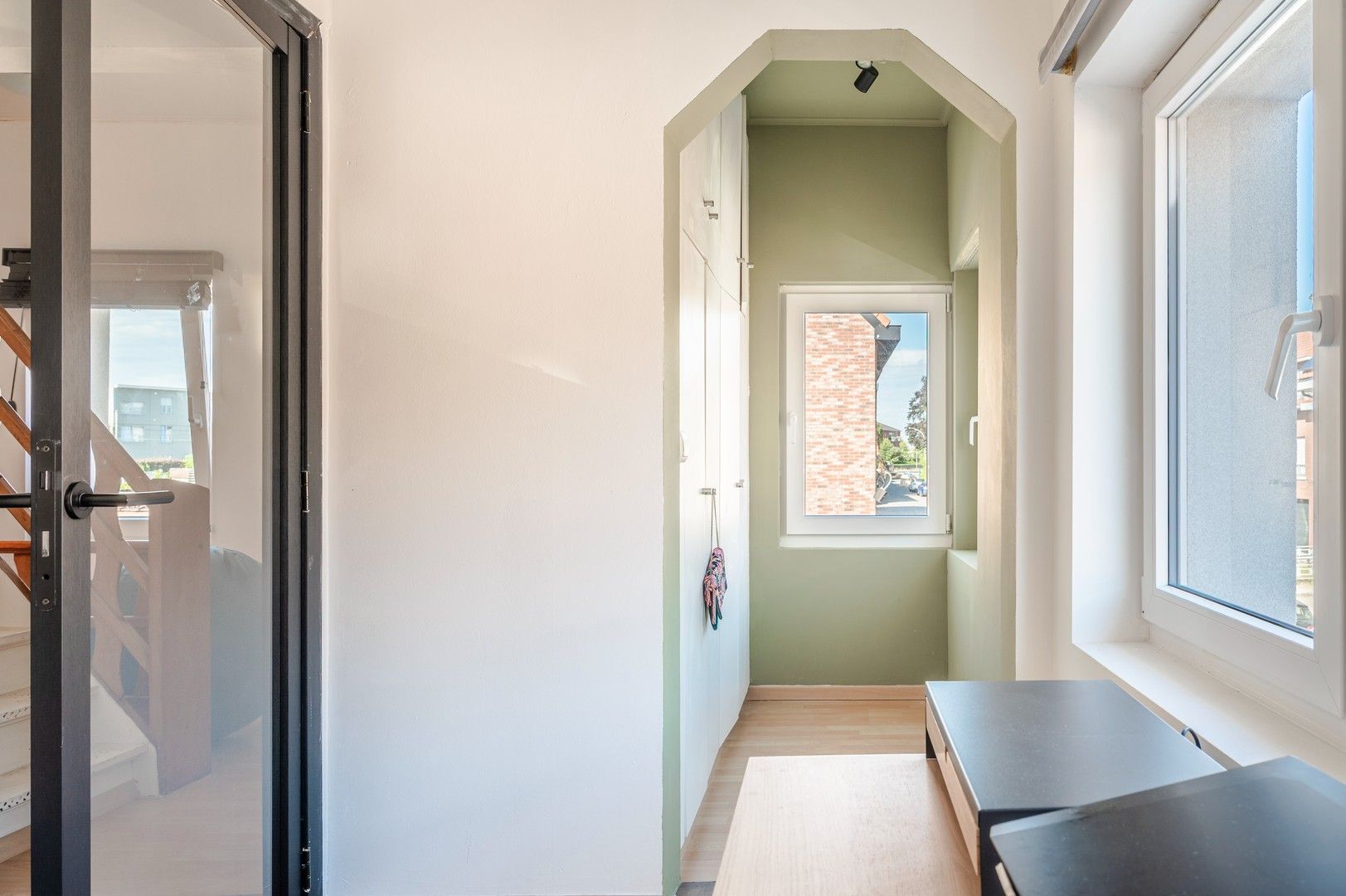Instapklare woning met magazijn foto 12