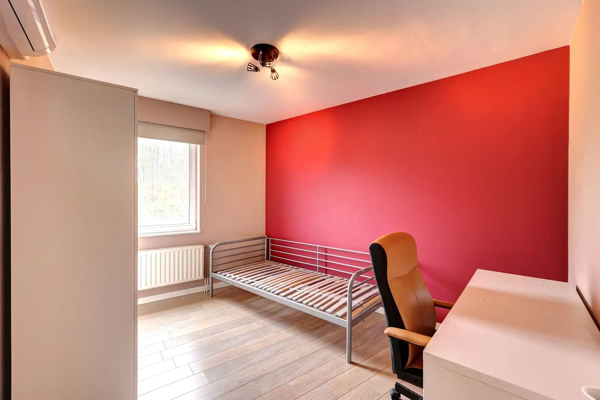 Instapklaar appartement met zonnig terras op toplocatie in Wilrijk foto 9