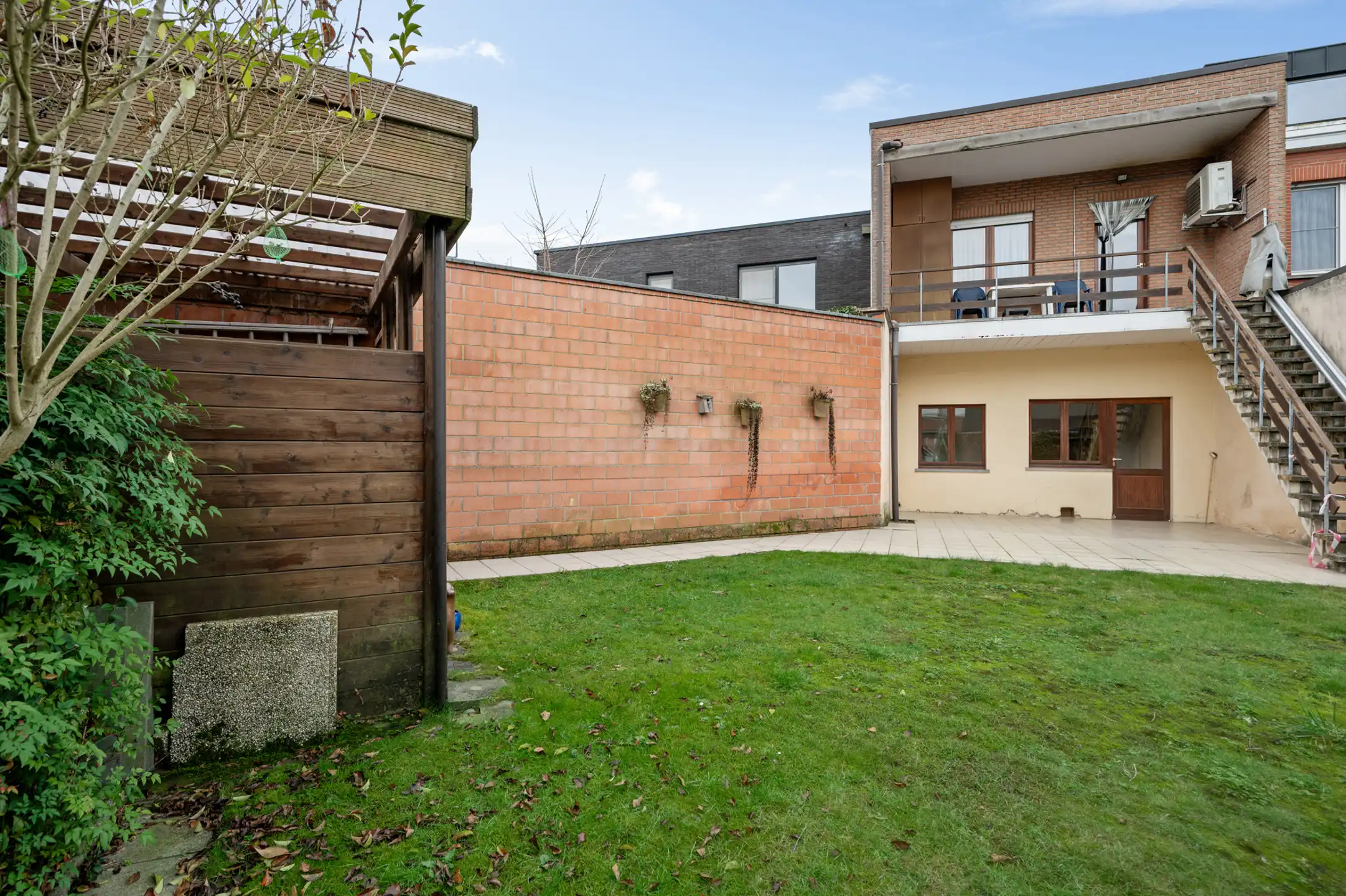 Woning met mooi potentieel in het centrum van Hove foto 3