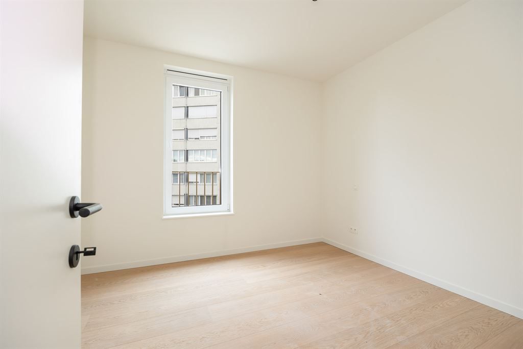 Ruim 3-slaapkamer appartement met luxe afwerking foto 12