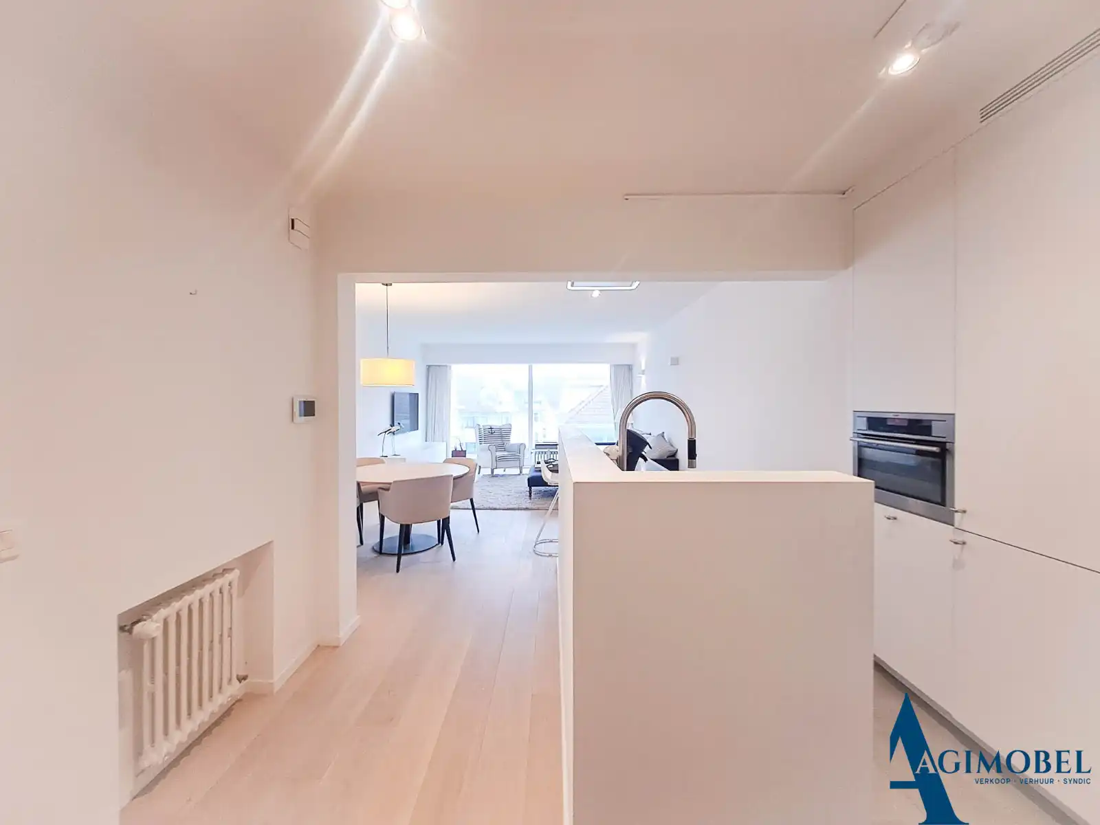 Zonnig&nbsp; 2 slaapkamer-appartement met terras en open zicht op de Nellenslaan te Knokke foto 5
