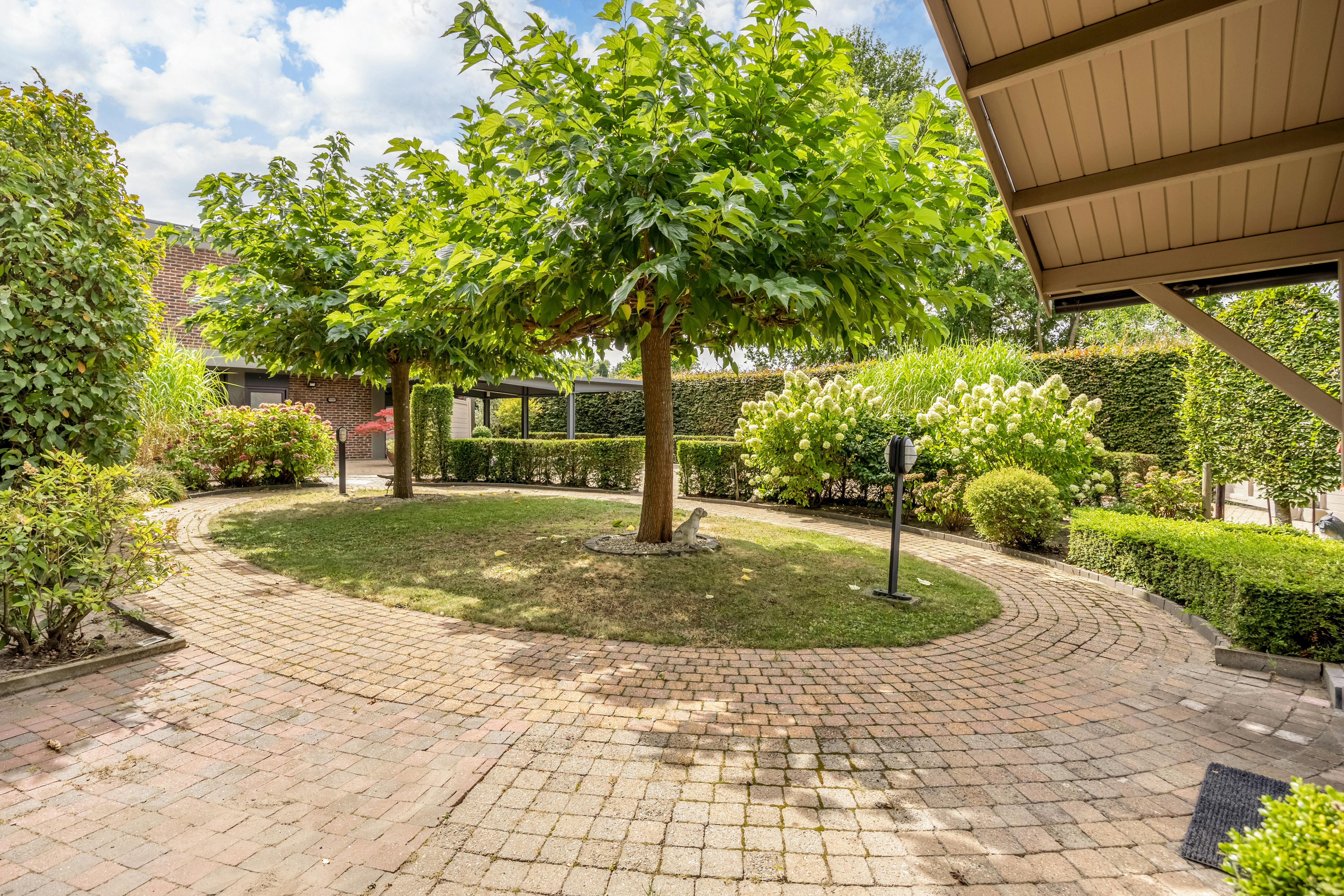 Uitzonderlijke villa met praktijk op toplocatie in Hasselt foto 33