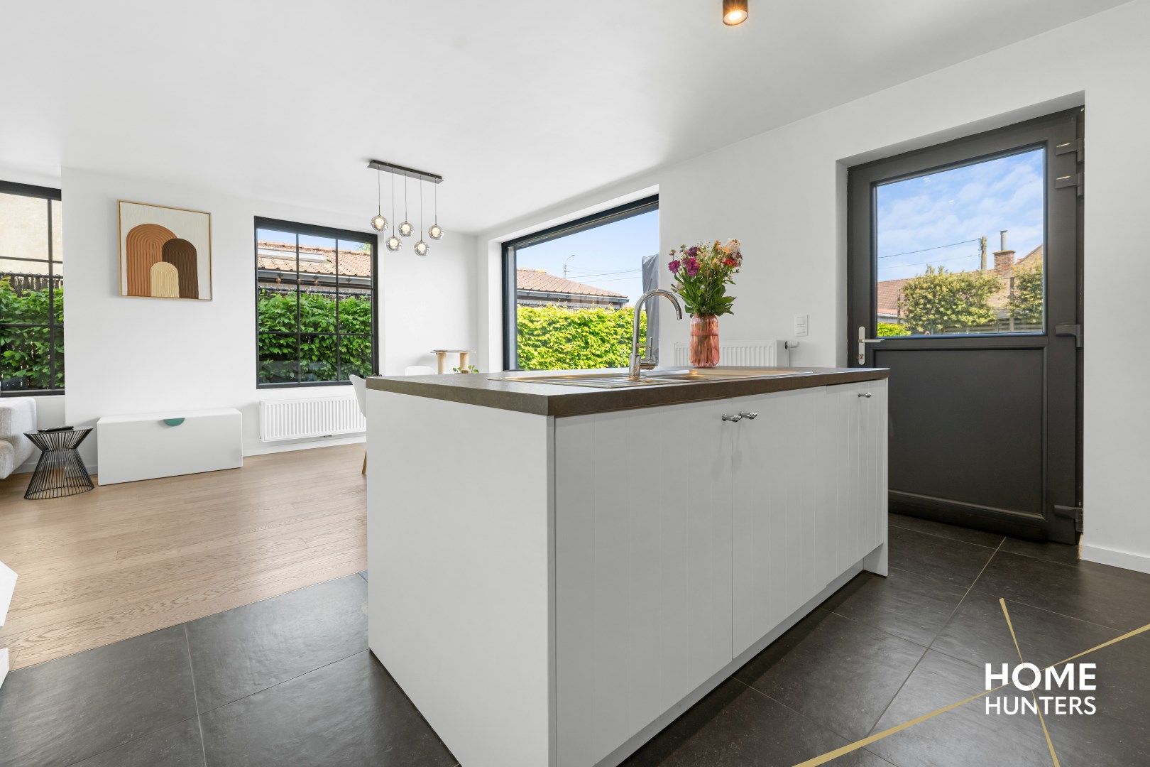 Halfopen bebouwing in landelijke, moderne stijl  foto 11