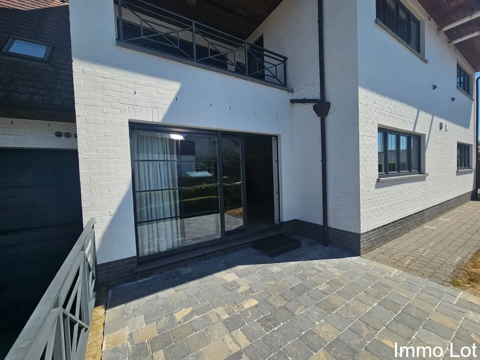Charmant gelijkvloers appartement met terras en garage foto 14