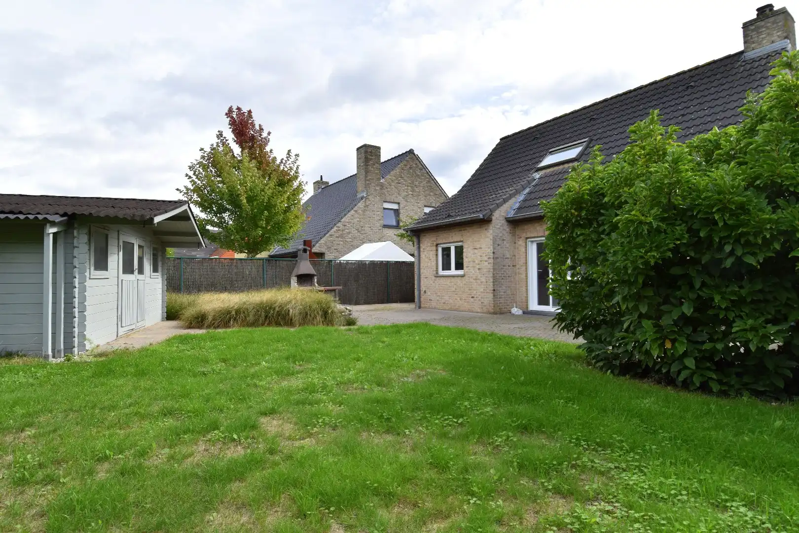Alleenstaande woning met 3 slaapkamers, tuin en garage te koop in residentiële wijk te Gullegem foto 13