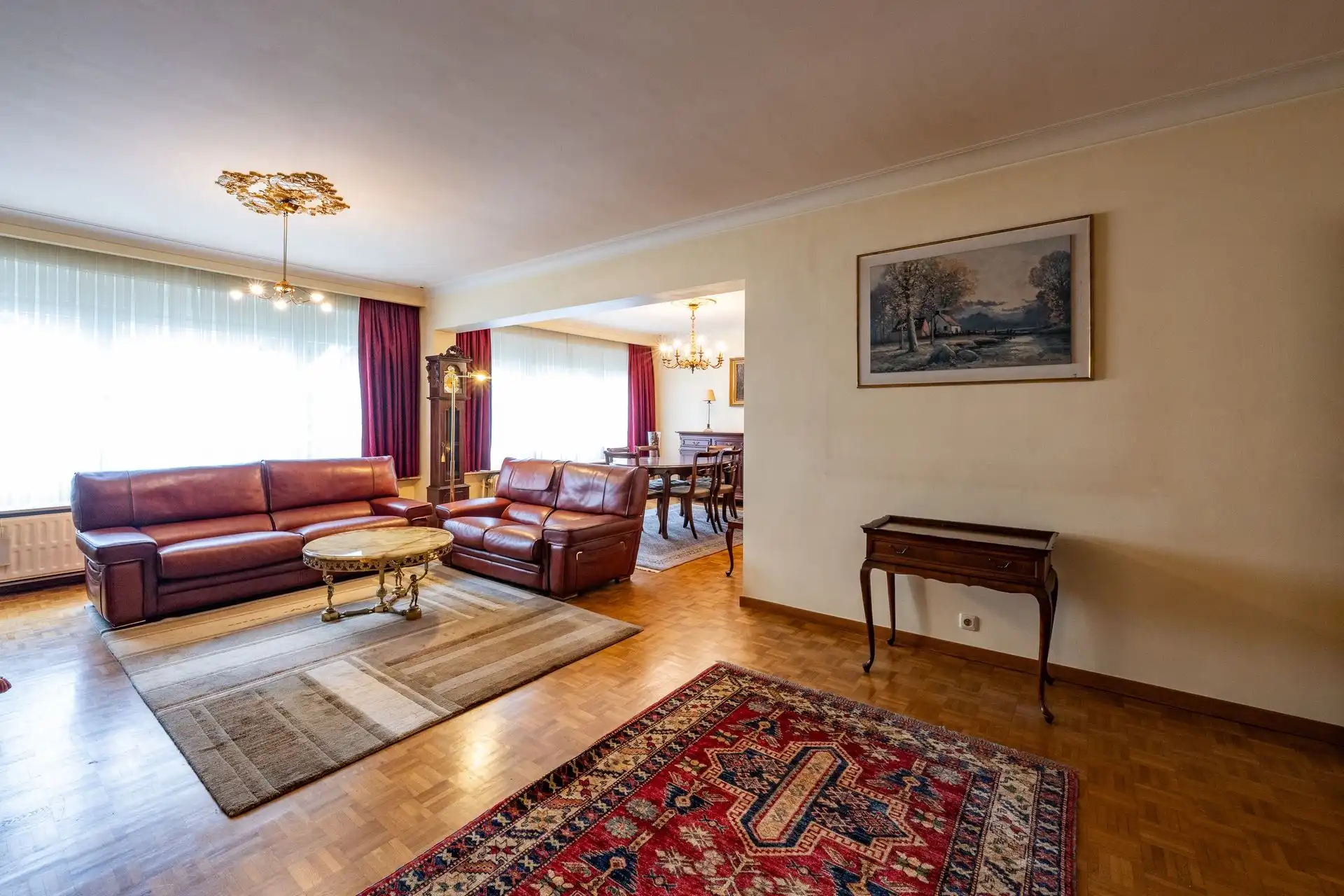 Zeer ruim appartement met drie slaapkamers en twee badkamers foto 3