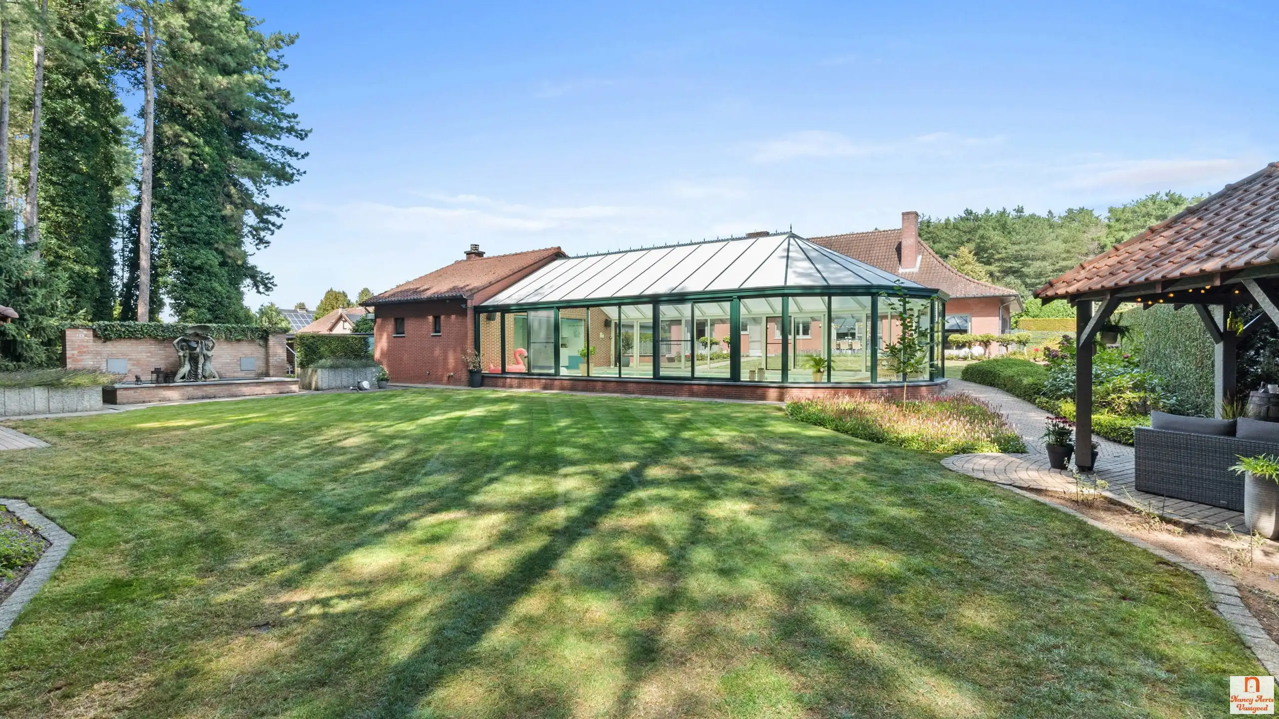 Ruime, luxueuze villa met overdekt zwembad en 1,8 ha natuur foto 32