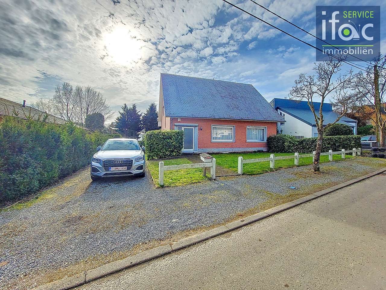 Hoofdfoto van de publicatie: Villa te koop