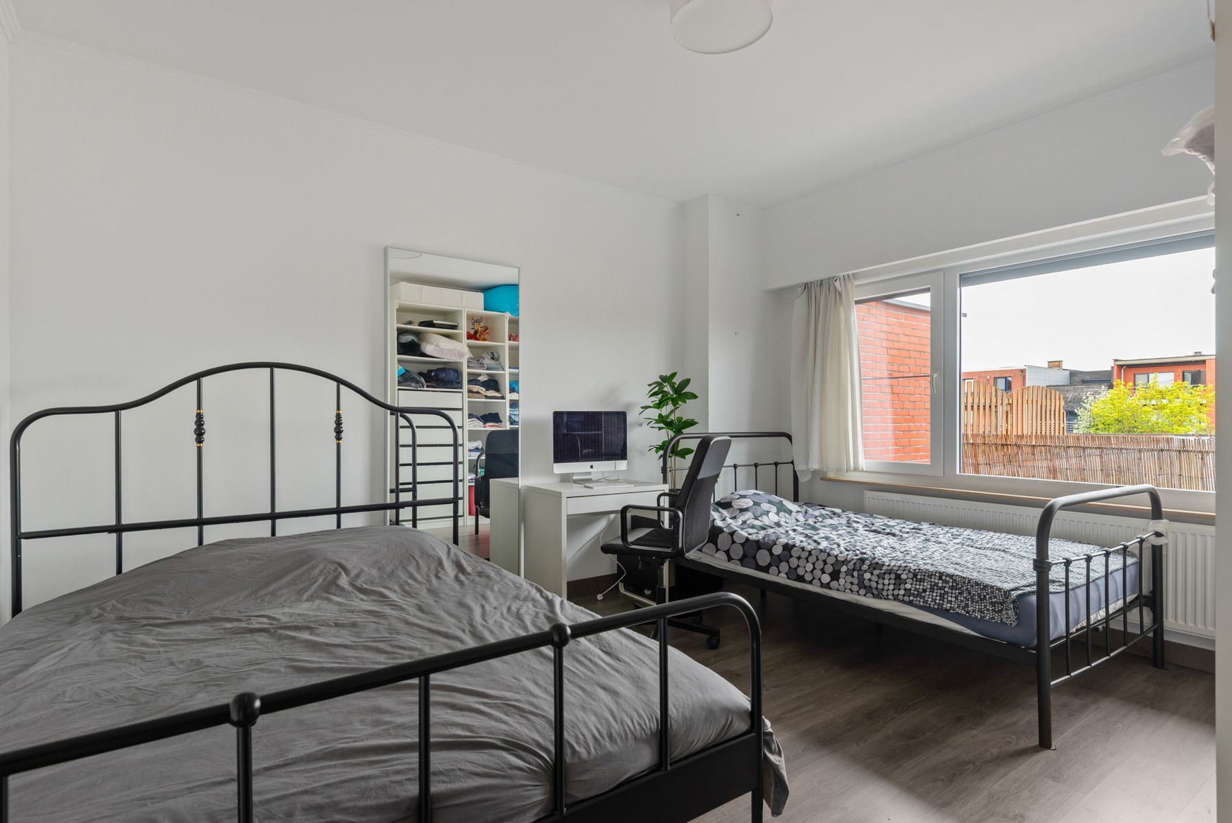 Volledig vernieuwd appartement zonder lift met ruim terras foto 9