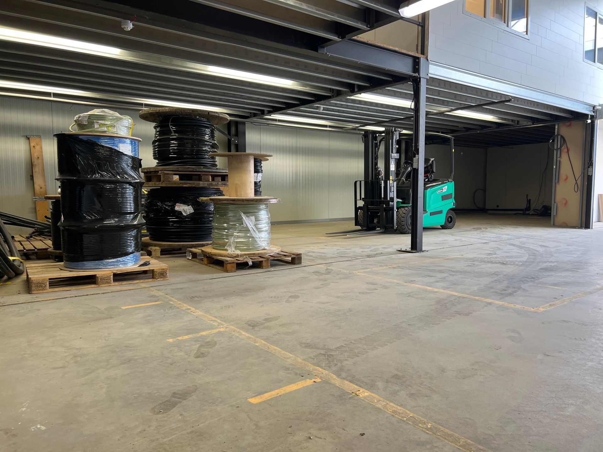 Instapklare KMO-unit te huur te Kapellen foto 5