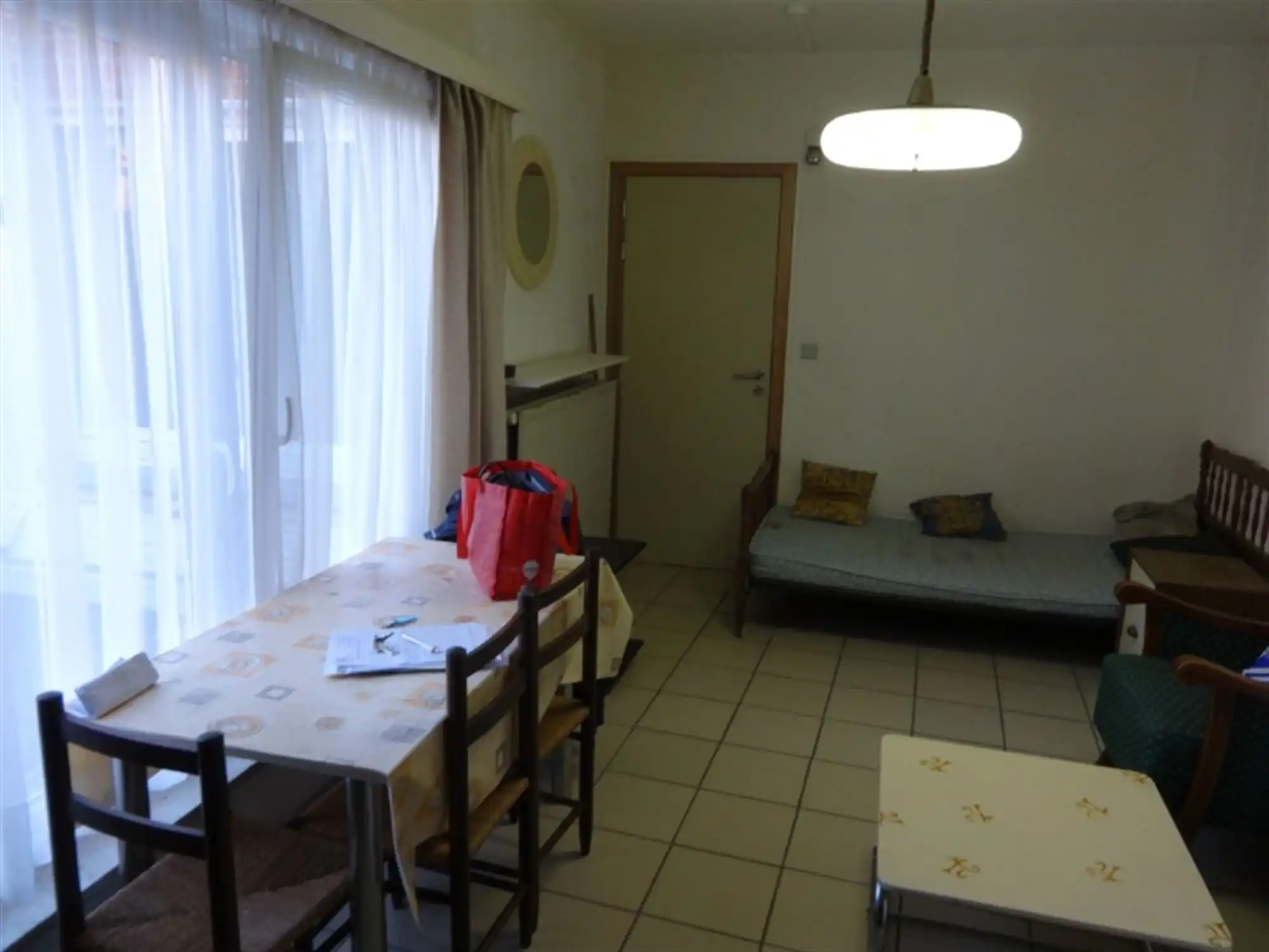 Gemeubelde studio in centrum Kortrijk foto 3