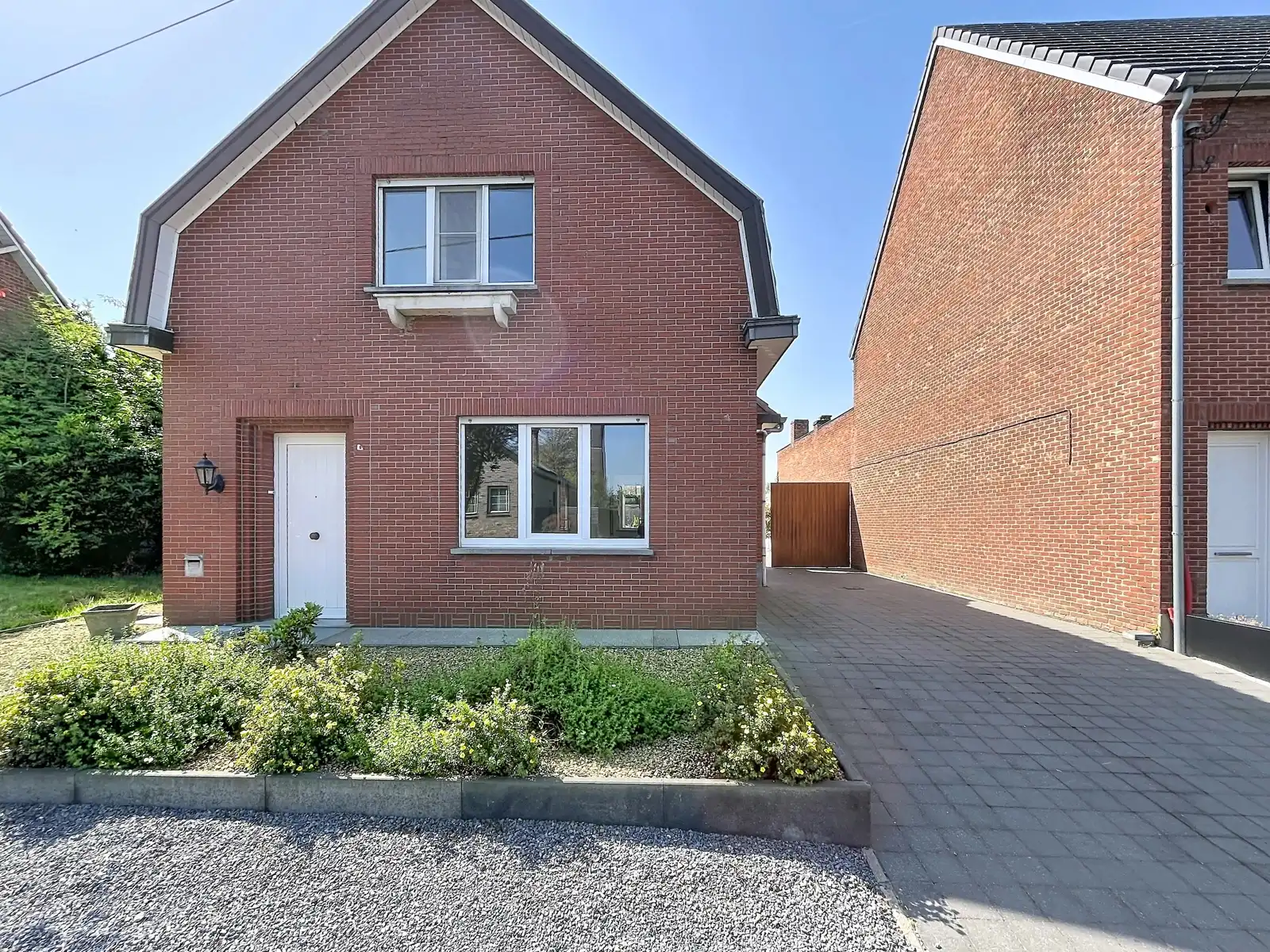 Charmante en opgefriste woning te Nieuwerkerken foto 26