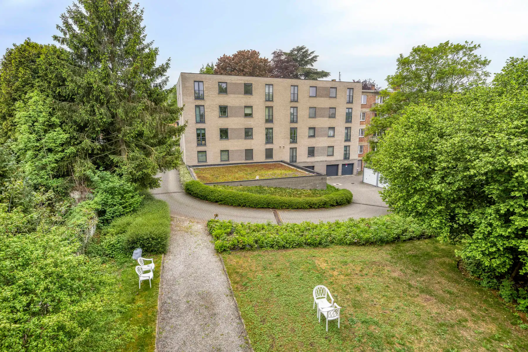 Gunstig gelijkvloers-appartement met tuin, 2 slpks en garage foto 4