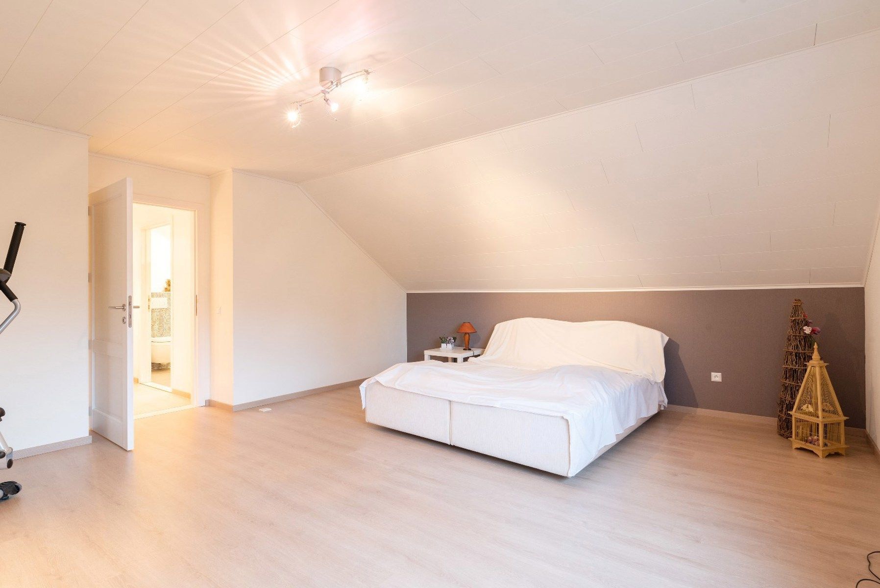 Ruime villa met 4slk en 2bdk op een perceel van 1.265m² foto 25