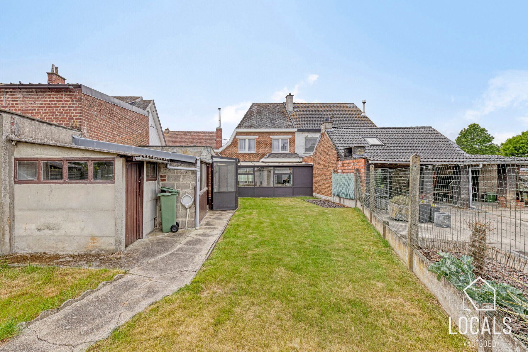 Te renoveren gezinswoning met 3 slaapkamers, tuin en garage  foto 29