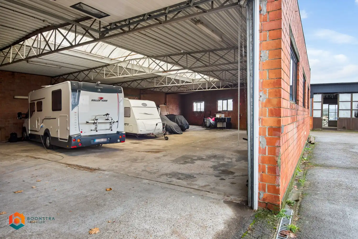 Ruime opslagplaats +- 330 m² foto 12