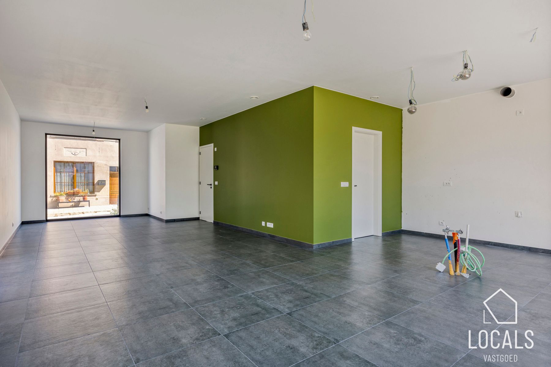 Prachtige nieuwbouwwoning op 642m² met zuidgerichte tuin foto 3