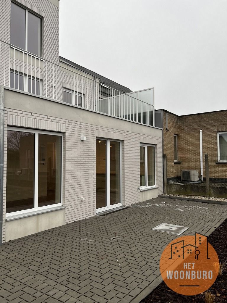 Nieuwbouw duplex met vrij beroepersruimte en 2 staanplaatsen foto 18
