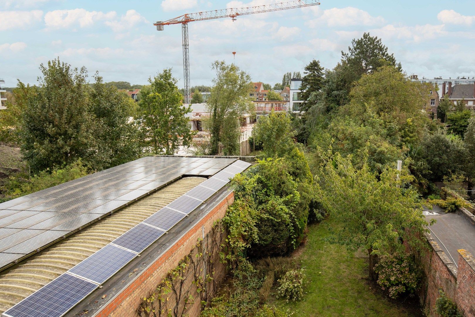 Karaktervolle, gerenoveerde en super energiezuinige woning met bureel, grote loods van 377m² en zonnig tuin nabij de Dampoort. foto 15