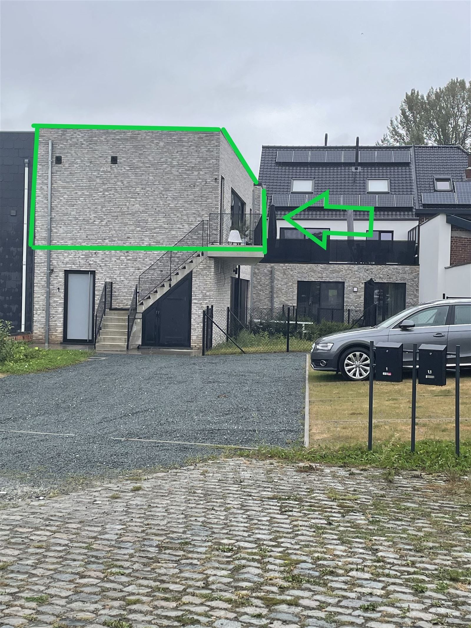 Appartement met 2 slaapkamers, terras en staanplaats foto 2