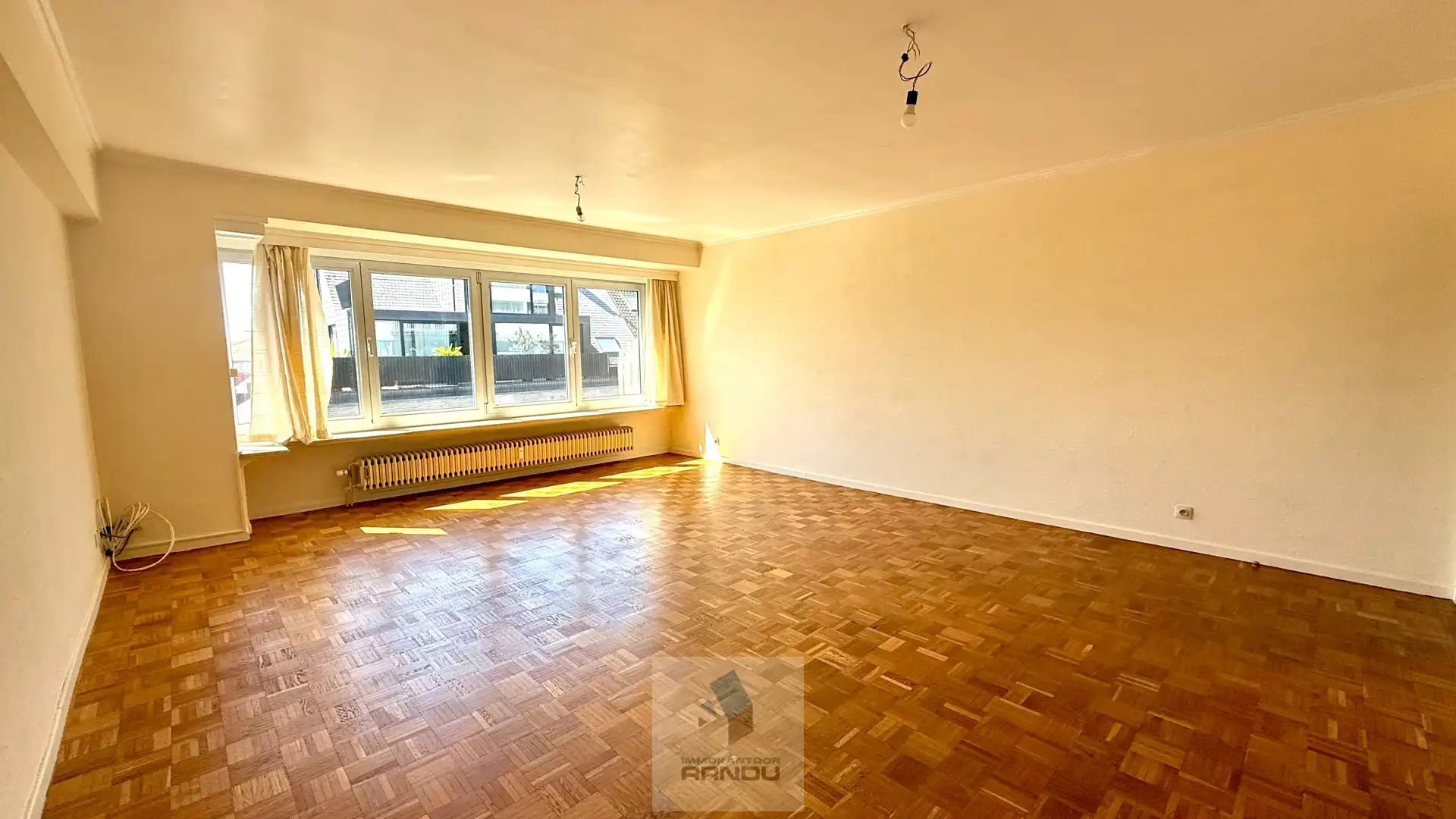 Ruim appartement met 3 slaapkamers en garagebox in het centrum van Deinze foto 3