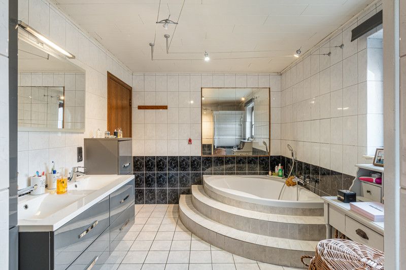 Zeer rustig gelegen, ruime gezinswoning op een perceel van 14are foto 20