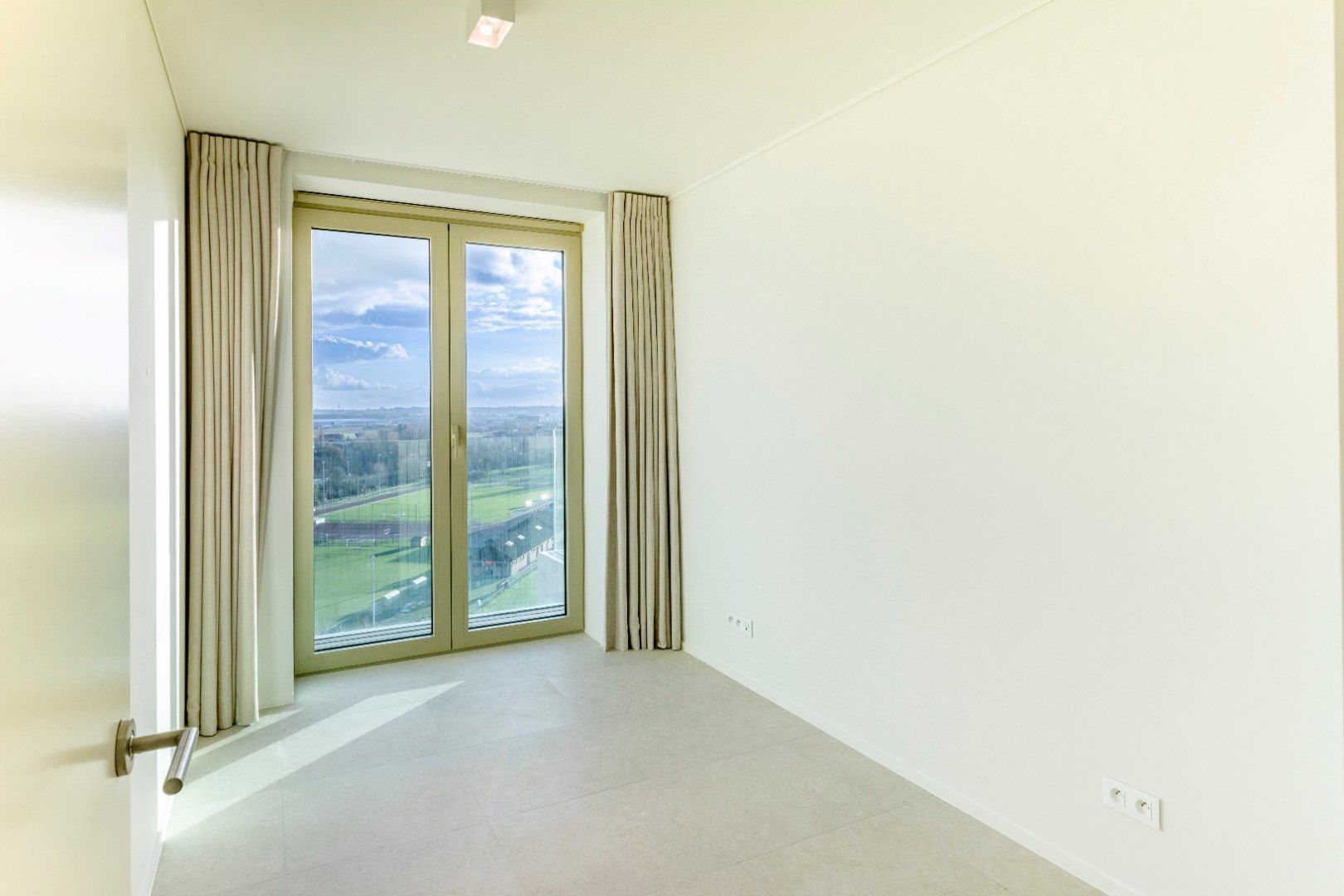 Luxueus nieuw appartement met 3 slaapkamers in de exclusieve woontorens te Waregem. foto 8