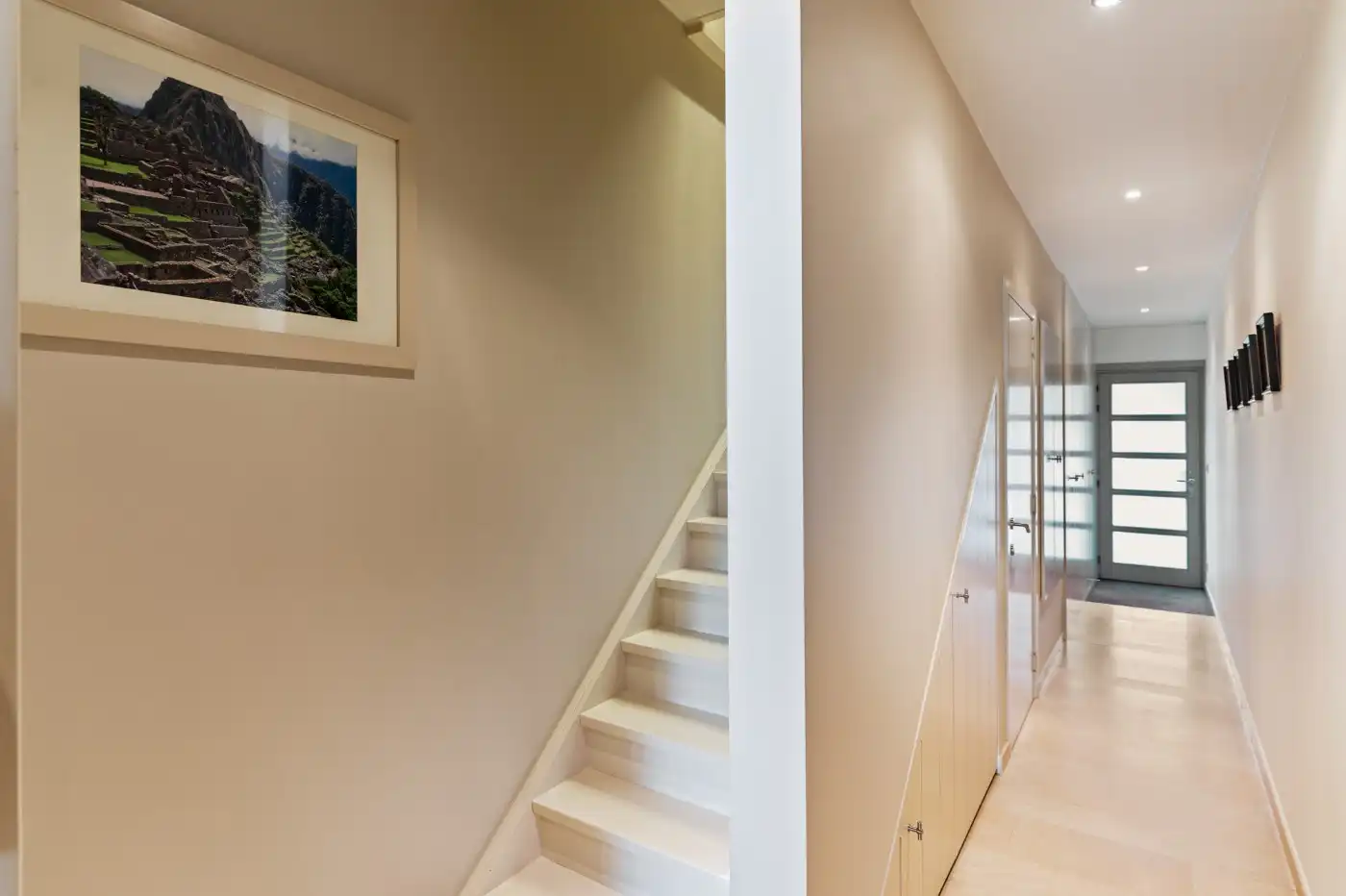 Ruime woning met commerciële ruimte, 2 slpk. en tuin foto 11