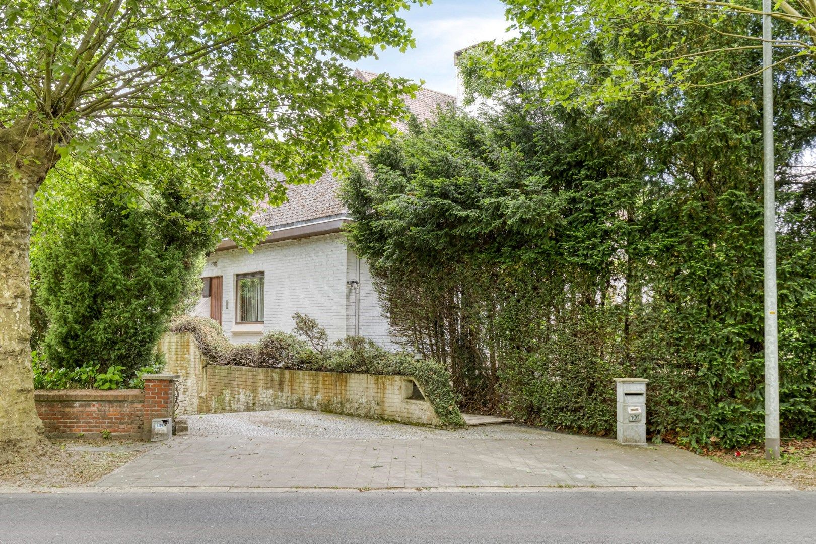 Ruime gezinswoning met 5 slaapkamers, praktijkruimte en dubbele garage in Kessel-Lo – EPC 337 kWh/m² – bewoonbare oppervlakte ca. 301 m² foto 2
