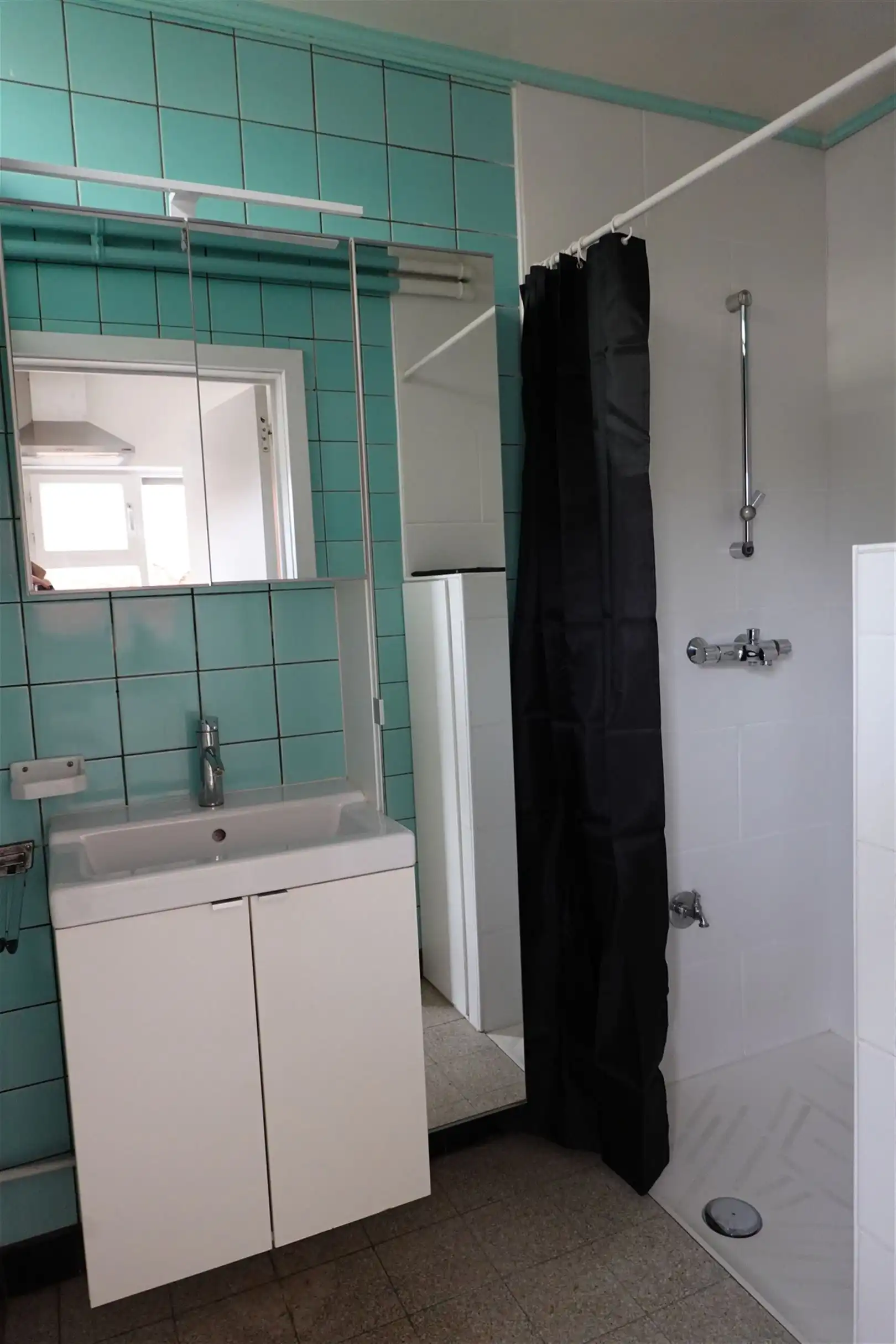 Rustig gelegen, ruime woning met 4 slaapkamers en tuin. foto 15