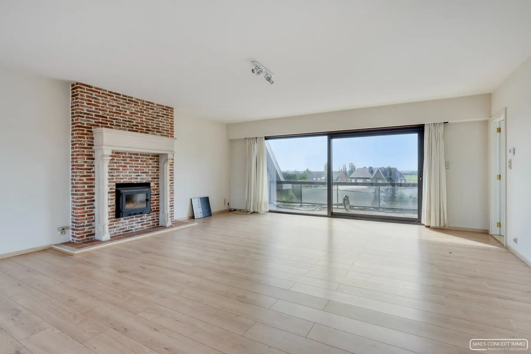 Ruim handelspand met appartement te koop te Desselgem - Perfect voor ondernemers! foto 14