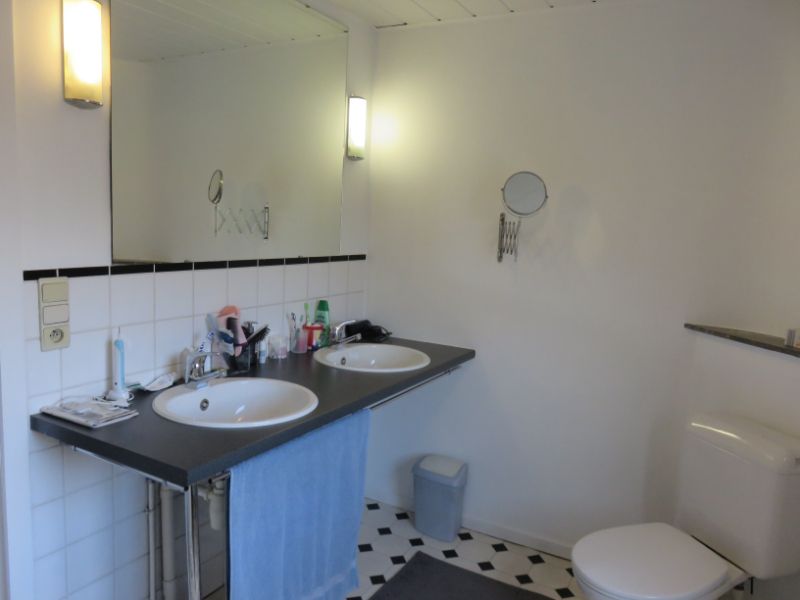 Ruime woning met 4 slaapkamers foto 32