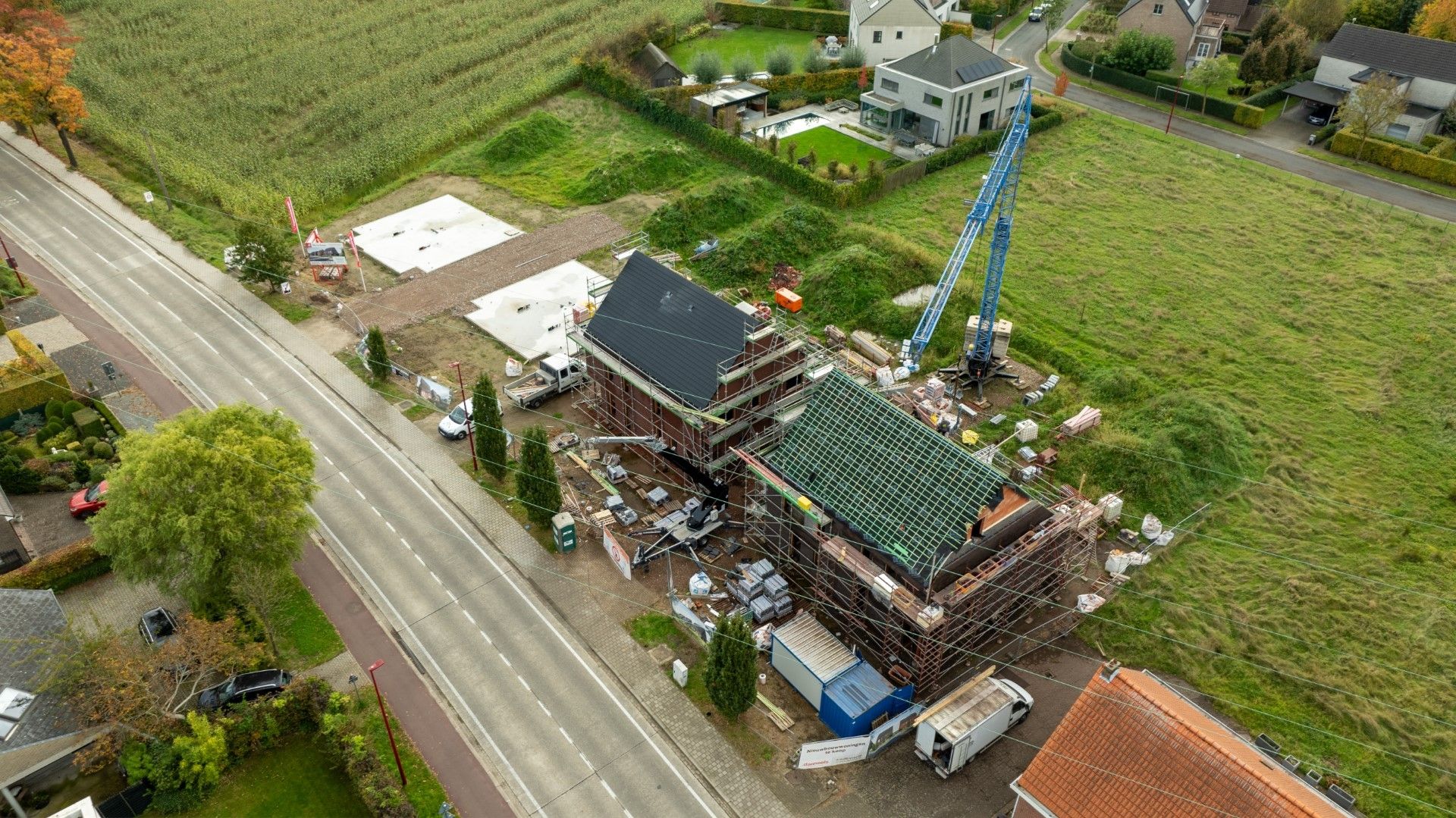 Energiezuinige halfopen bebouwing met 4 slpk’s foto {{pictureIndex}}