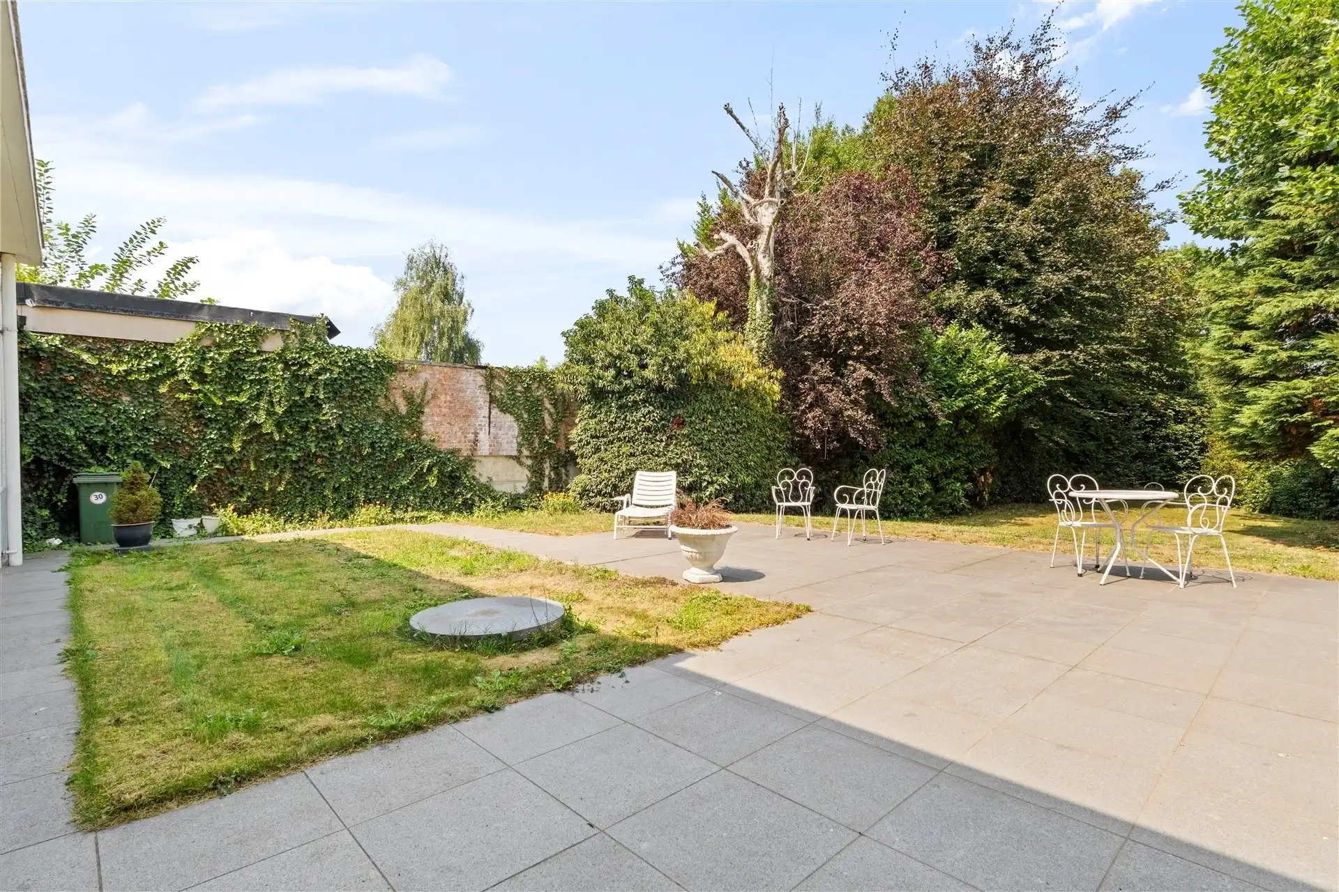 Voormalige dokterswoning, zeer unieke woning mt grote oppervlakten foto 15