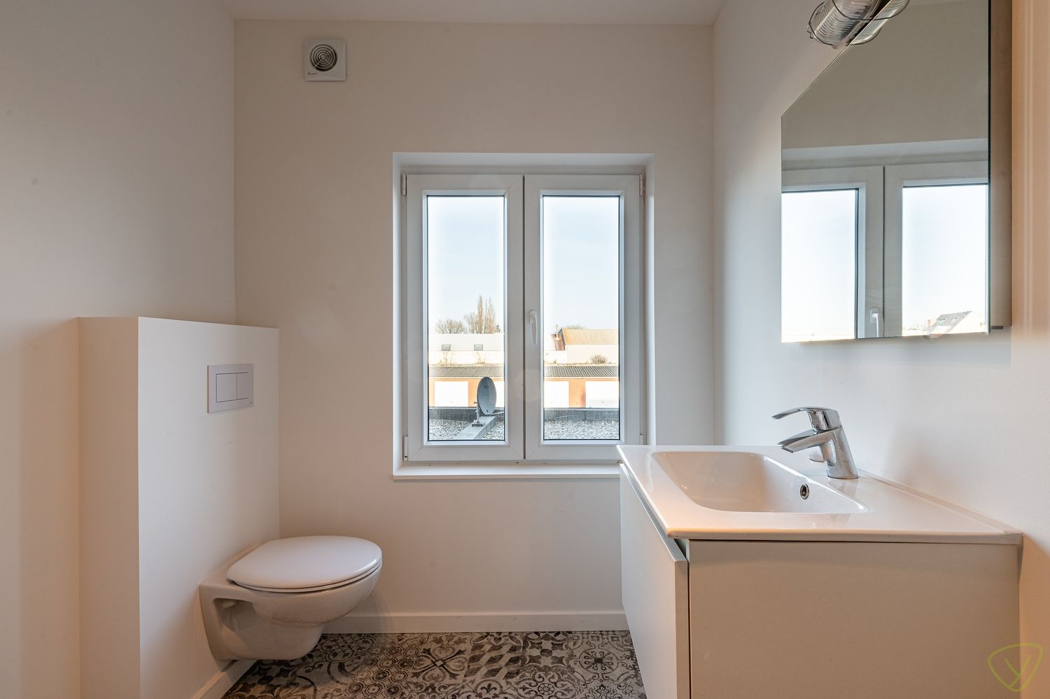 Gerenoveerde arbeiderswoning met drie slaapkamers en garagebox foto 12