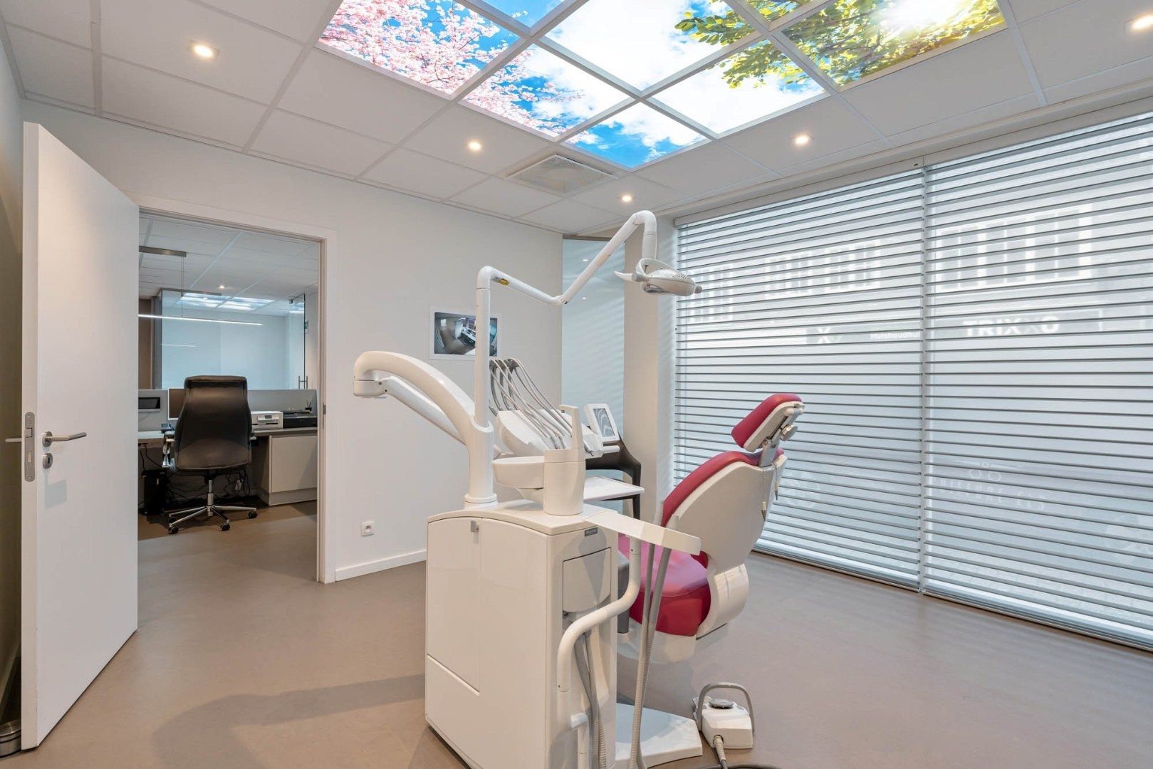 Ruim, zeer energiezuinig kantoor in het centrum van Neeroeteren met diverse mogelijkheden!   foto 15