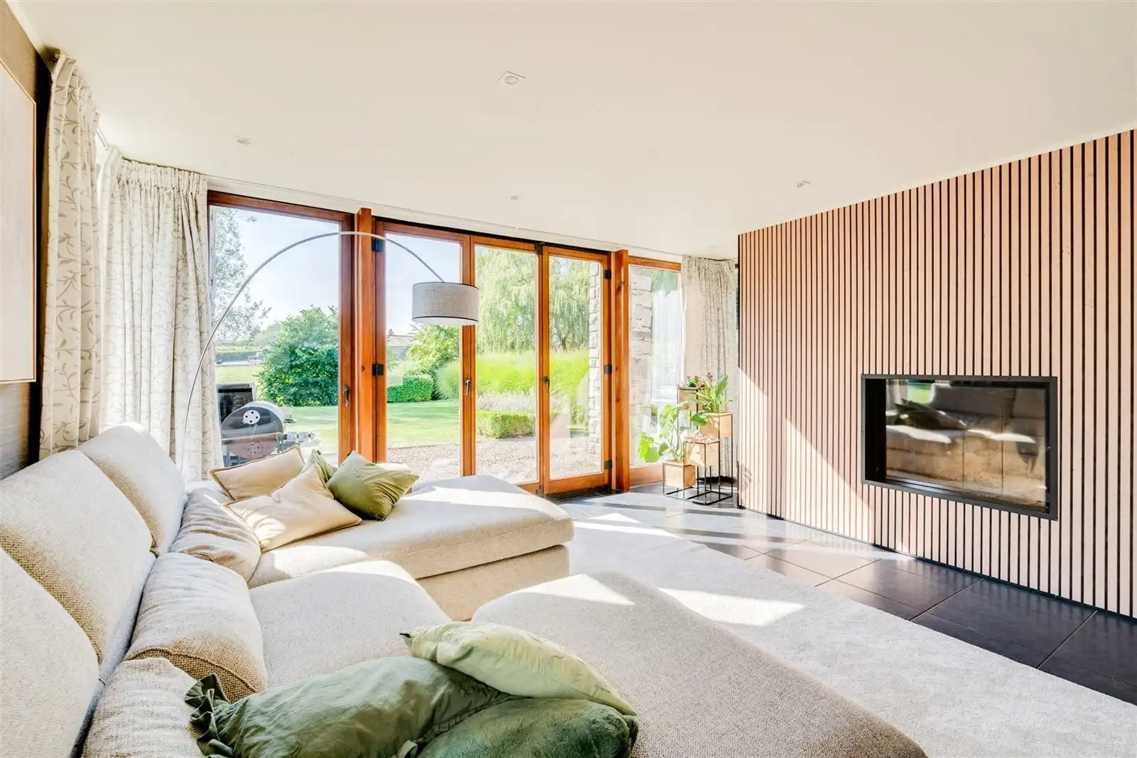 maison unique, où l’habitat et le calme se rejoignent parfaitement foto 4