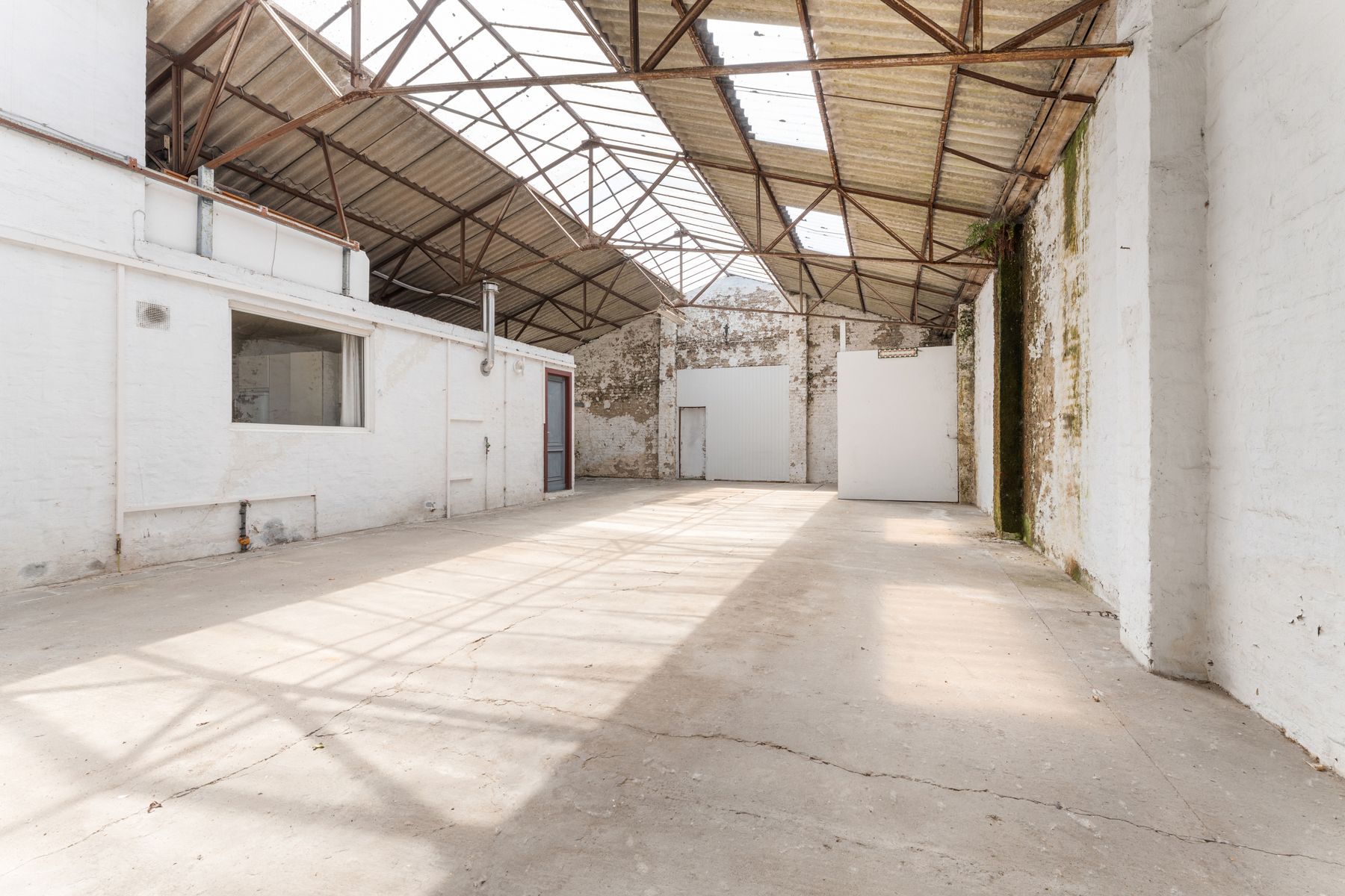 Statige woning met ruime loods foto 19