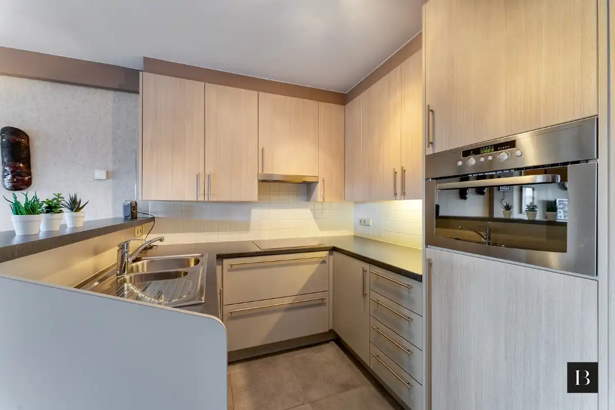 Instapklaar appartement met groot zonneterras aan de haven foto 8