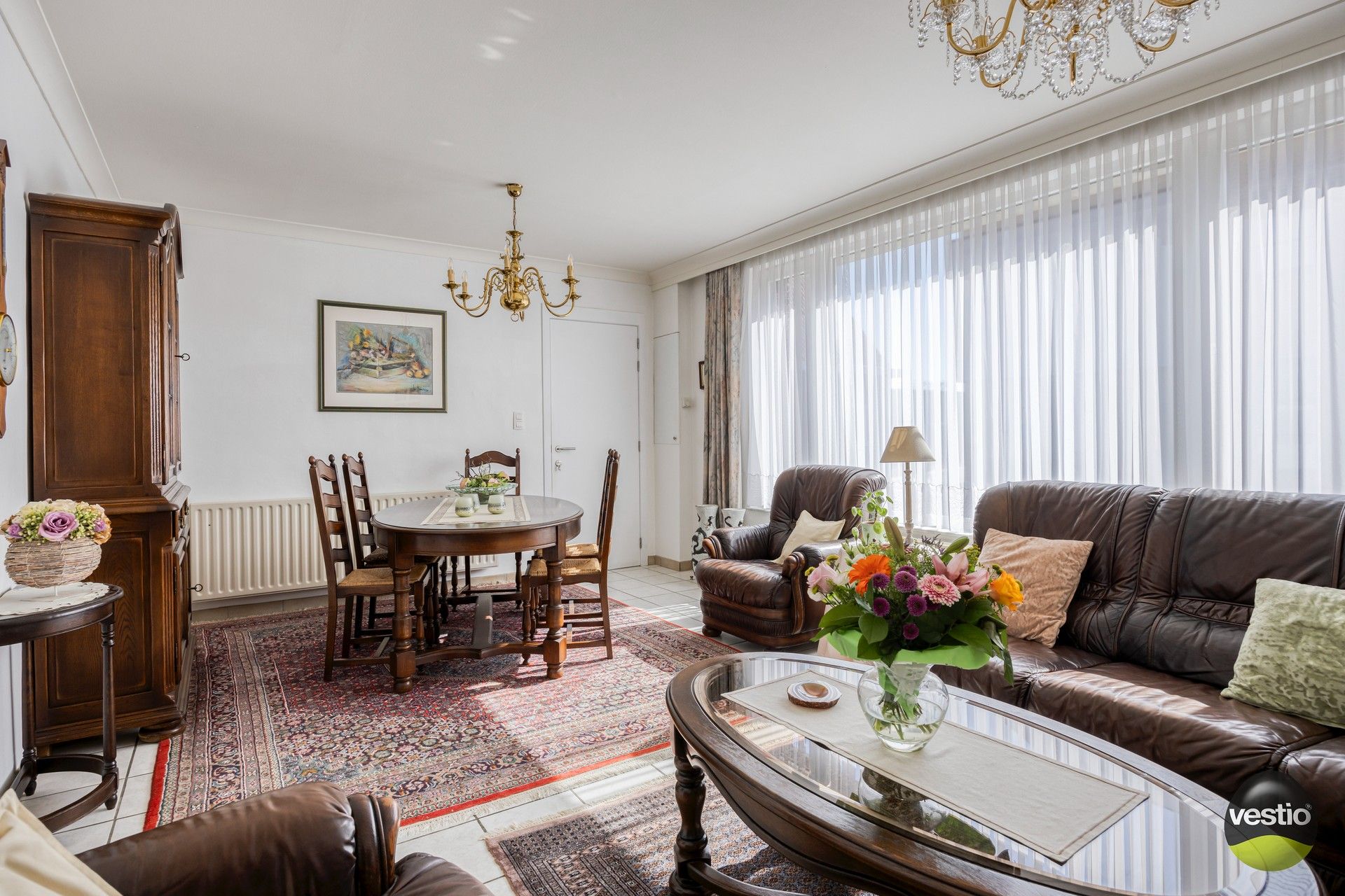 Unieke eigendom met woning, 3 appartementen, weilanden en schuren foto 16