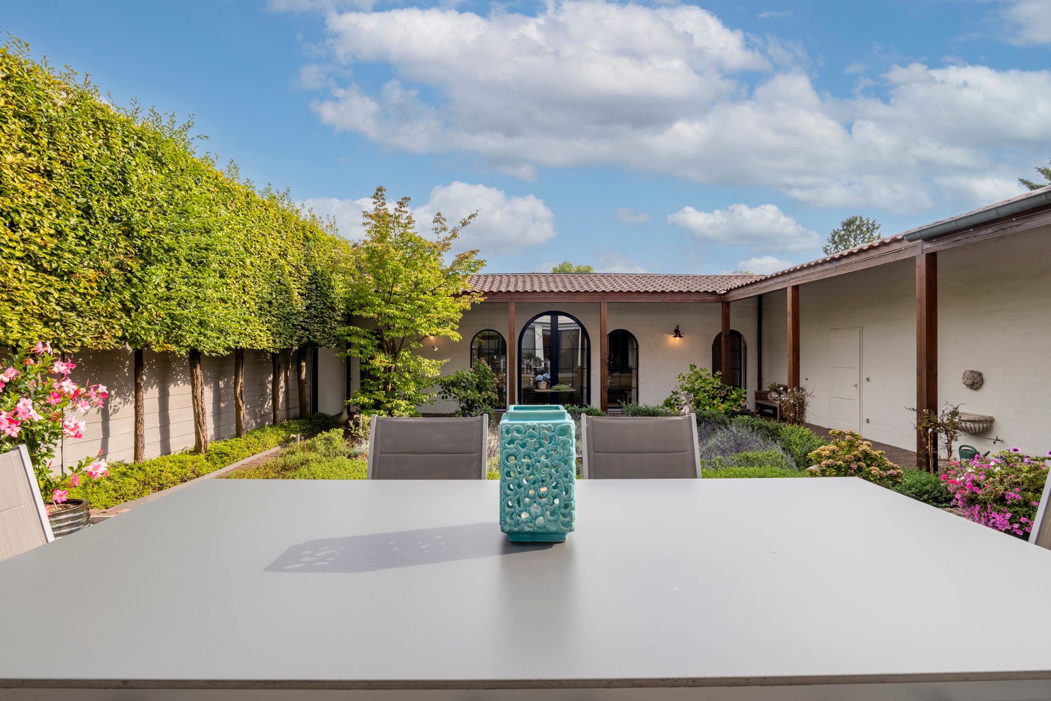 Stijlvol gelijkvloers appartement met binnenterras, tuin en binnenzwembad met wellness. foto 44