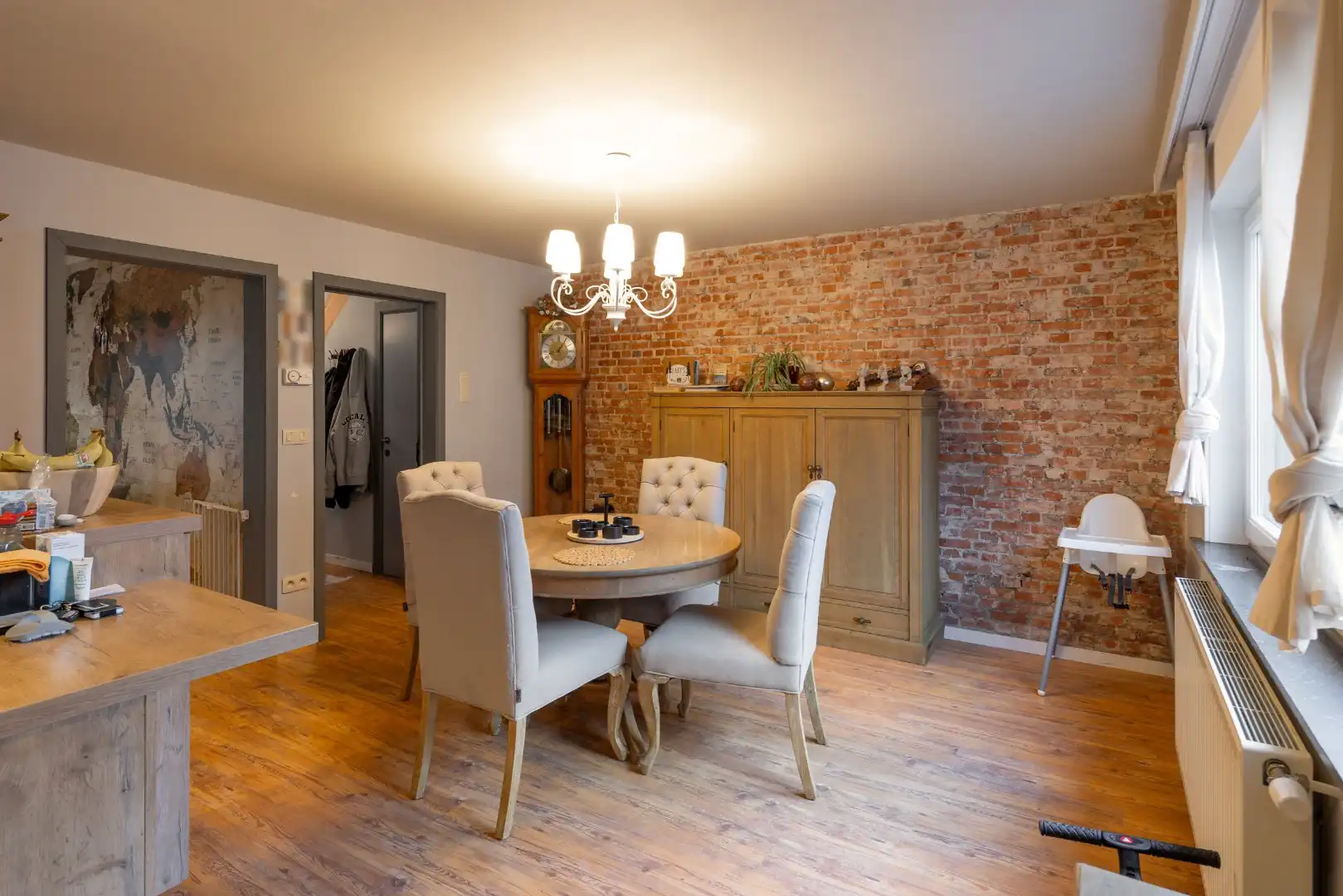Knappe instapklare woning te koop in Peer! foto 6