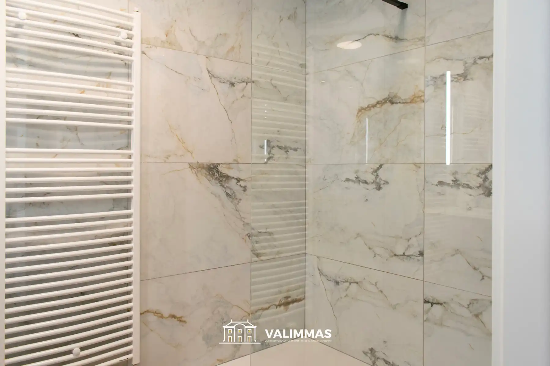 Instapklaar appartement met ruim terras, garagebox & berging foto 13