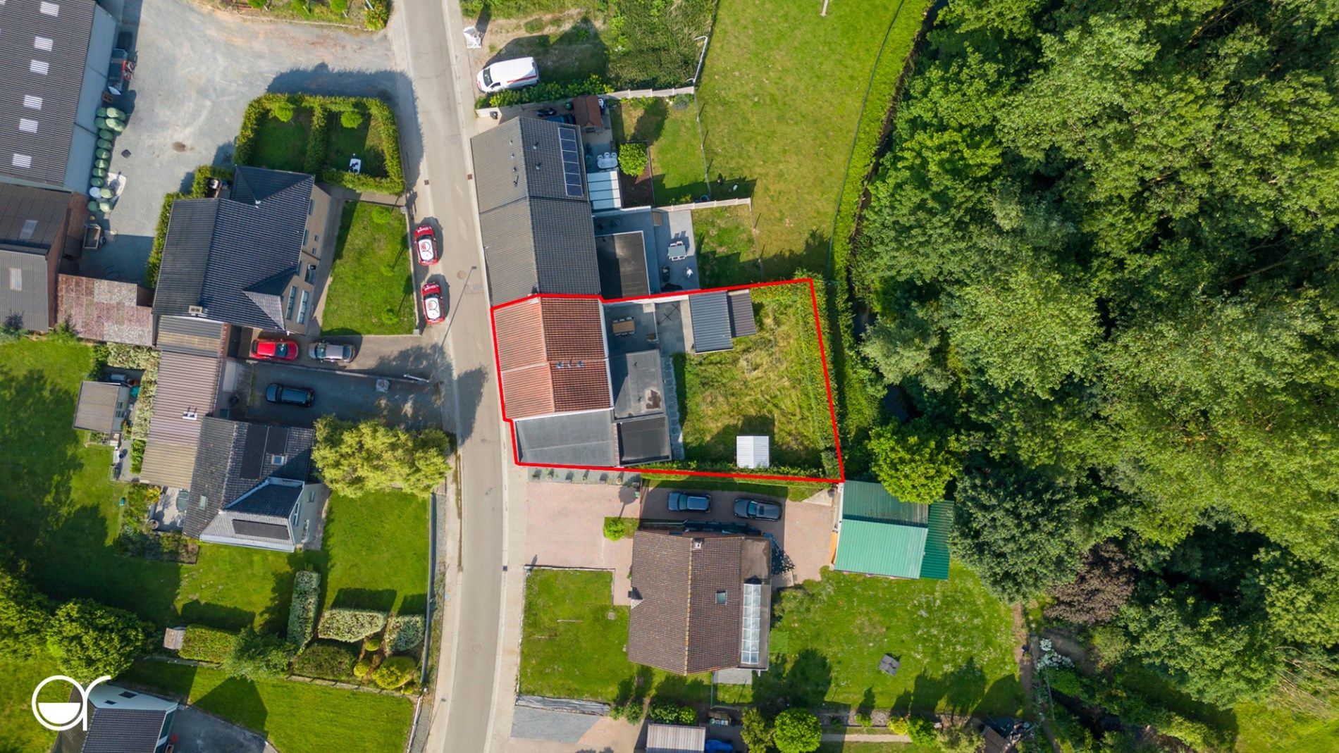 Instapklare gezinswoning met 3 slaapkamers, ruime garage en tuin in Smeerebbe-Vloerzegem foto 30
