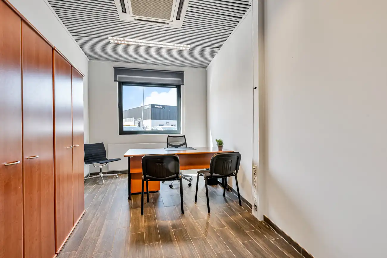 Ruim kantoorgebouw op toplocatie te Zwijnaarde foto 15