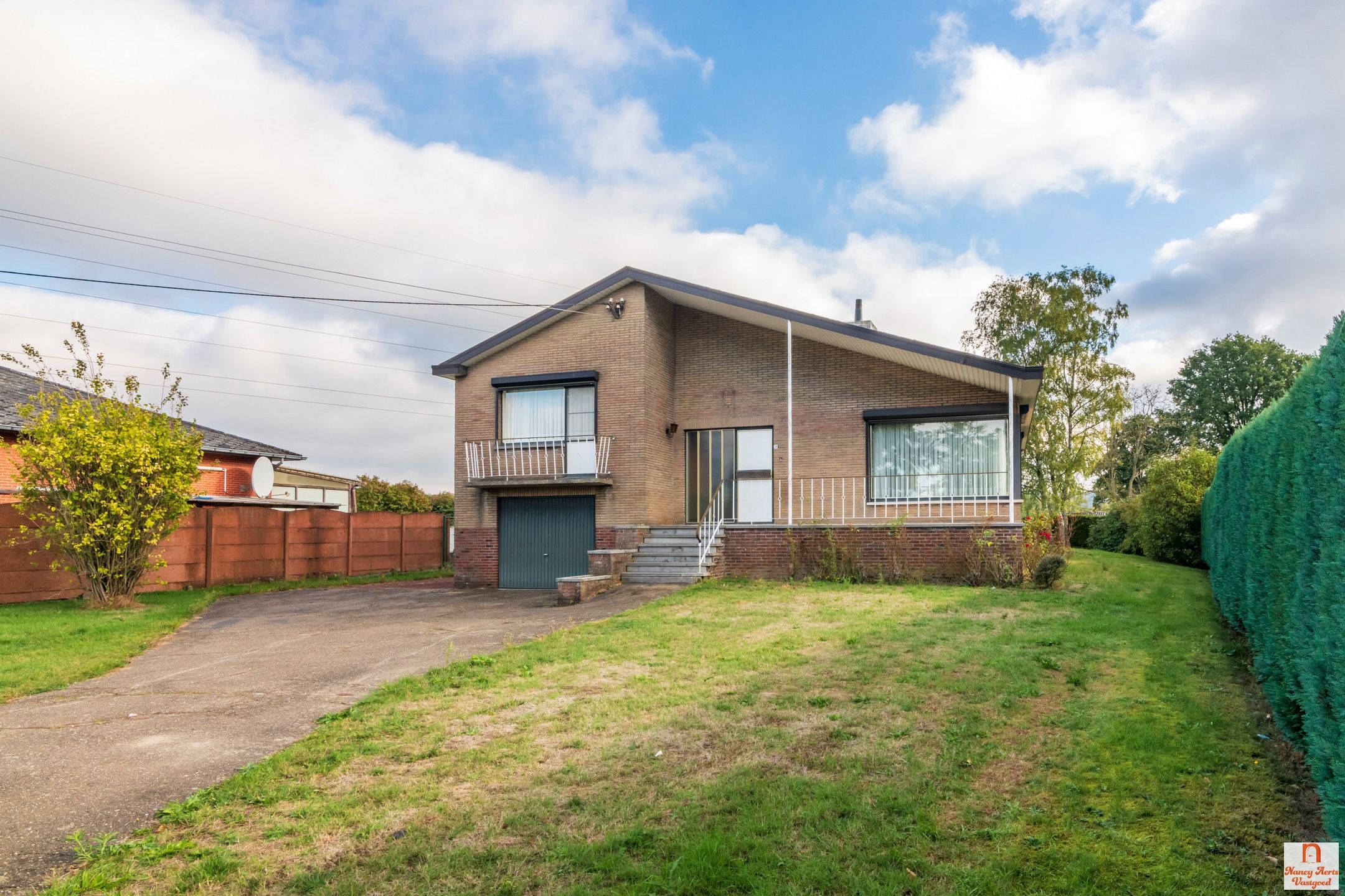 Split-level woning met grote tuin en vrij uitzicht foto 32