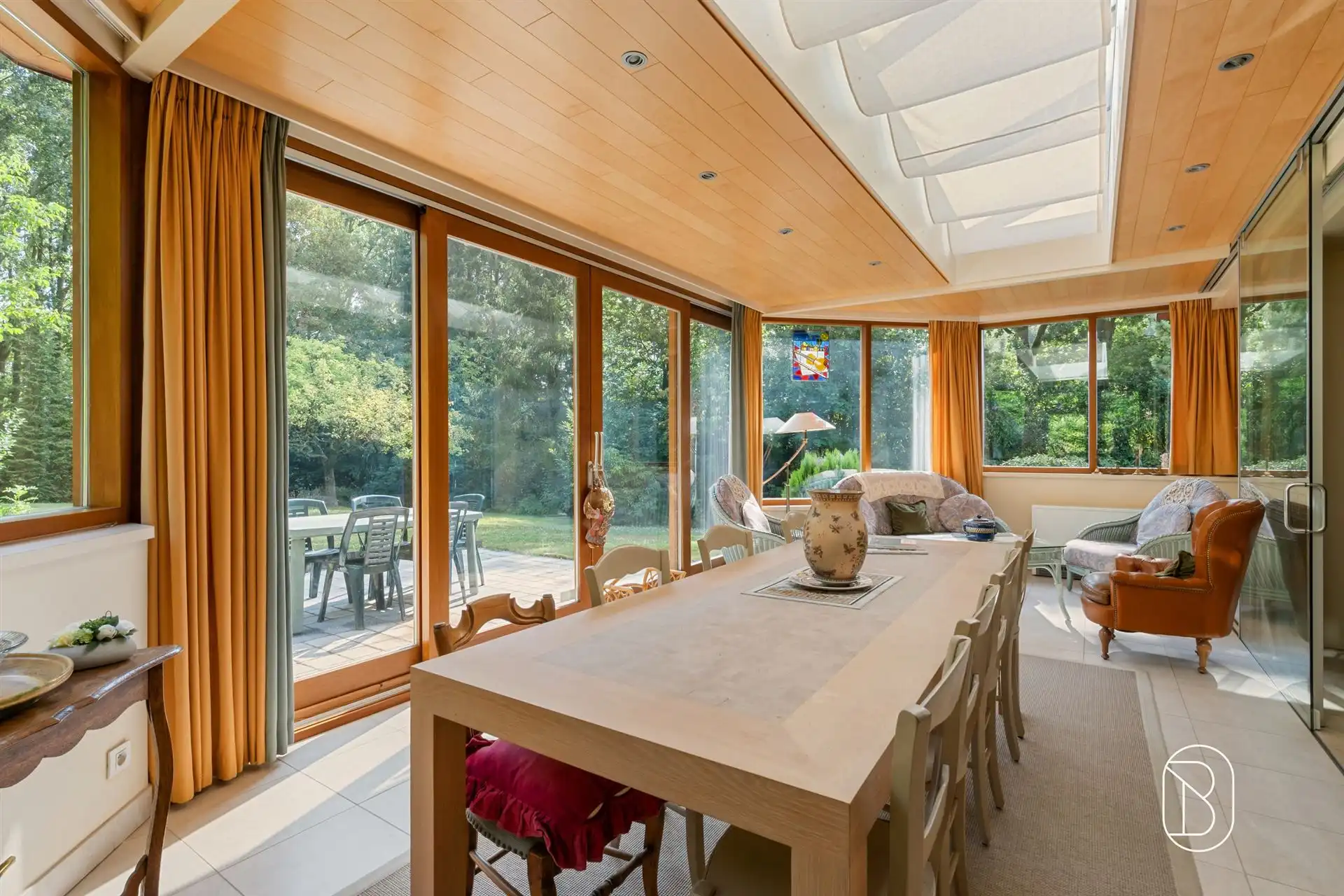 Karaktervolle villa met prachtige tuin op unieke ligging foto 17