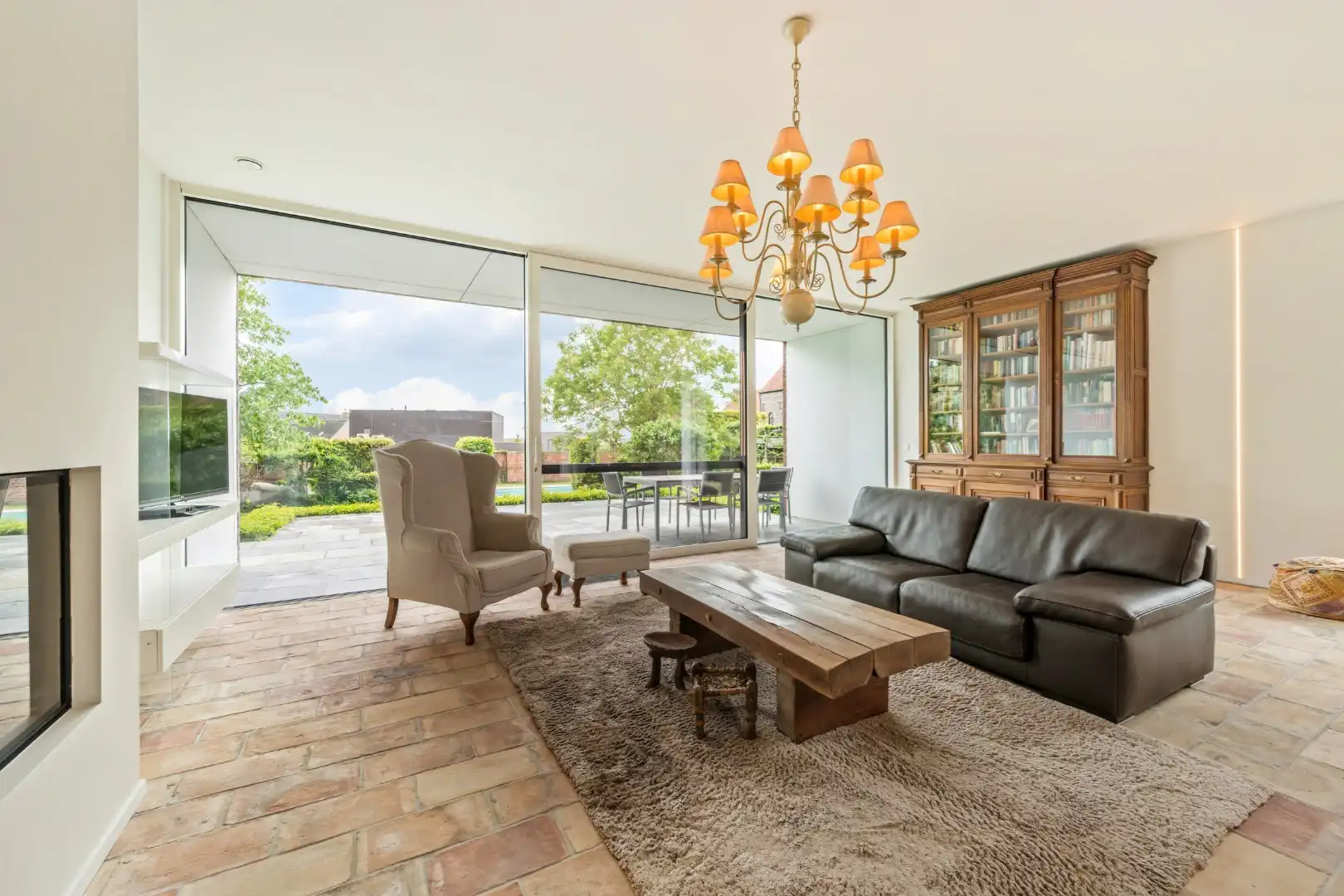 Karaktervolle villa met 3 slaapkamers, zwembad, garage en carport in Moorslede foto 3